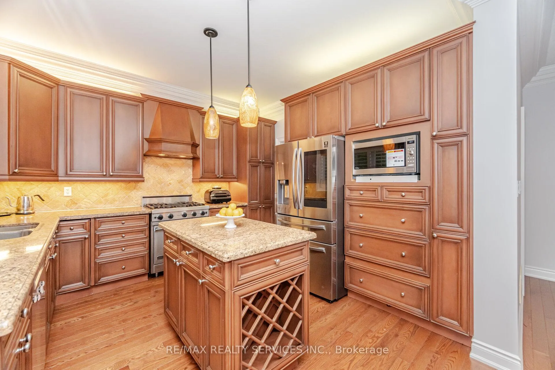 Photo 16 of 9 Concorde Drive, Brampton, Vales of Castlemore North — HOMEH
