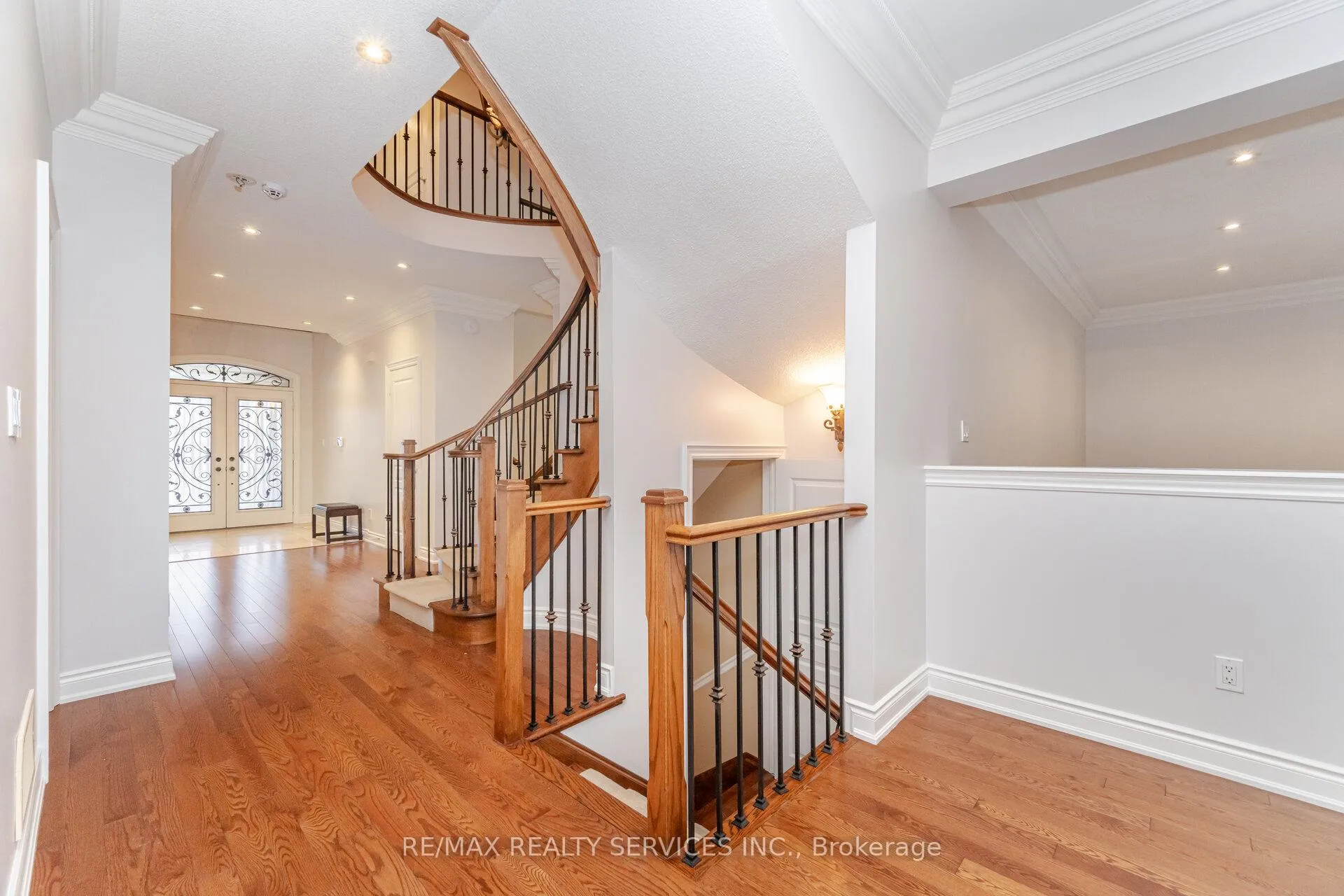 Photo 38 of 9 Concorde Drive, Brampton, Vales of Castlemore North — HOMEH