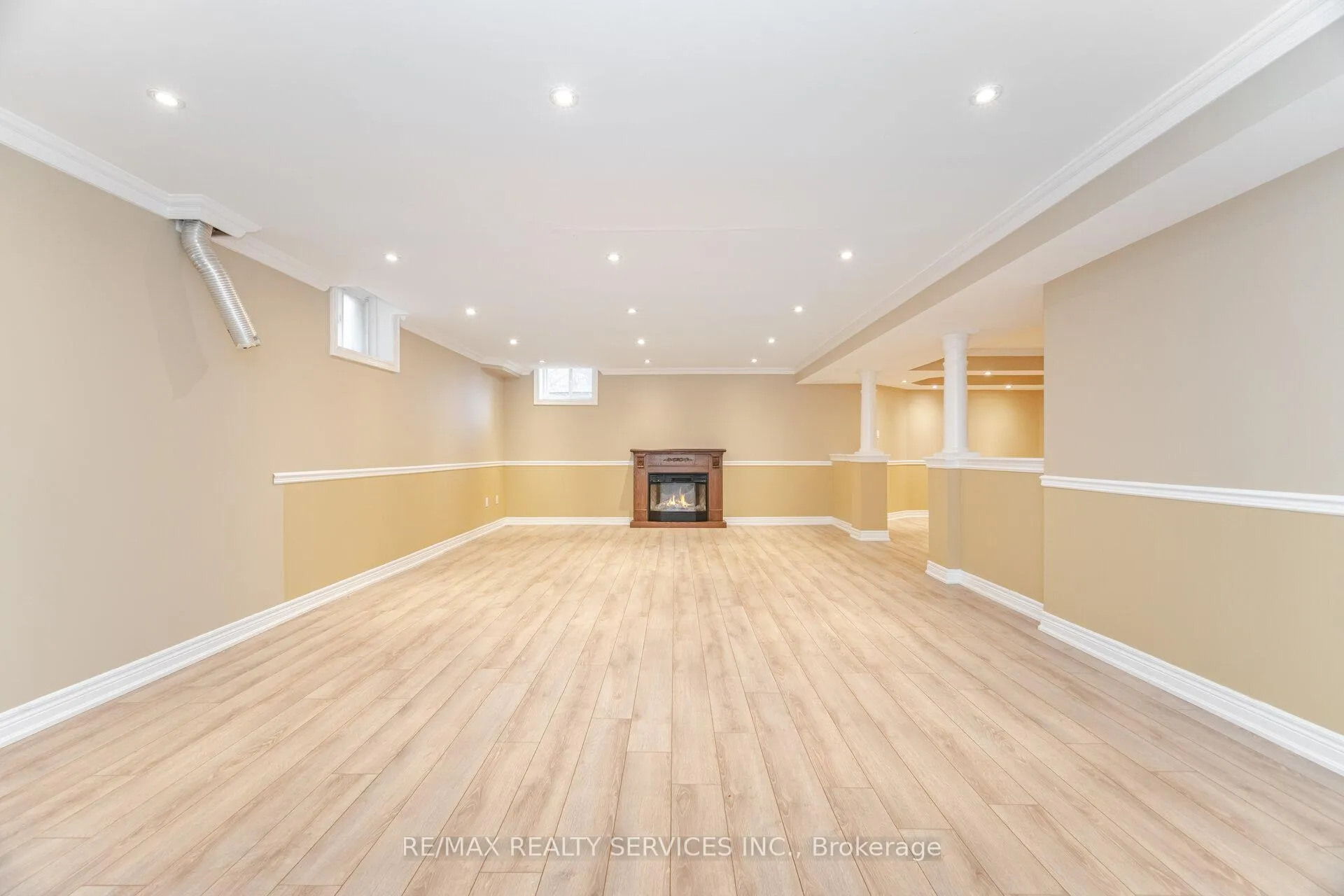 Photo 40 of 9 Concorde Drive, Brampton, Vales of Castlemore North — HOMEH