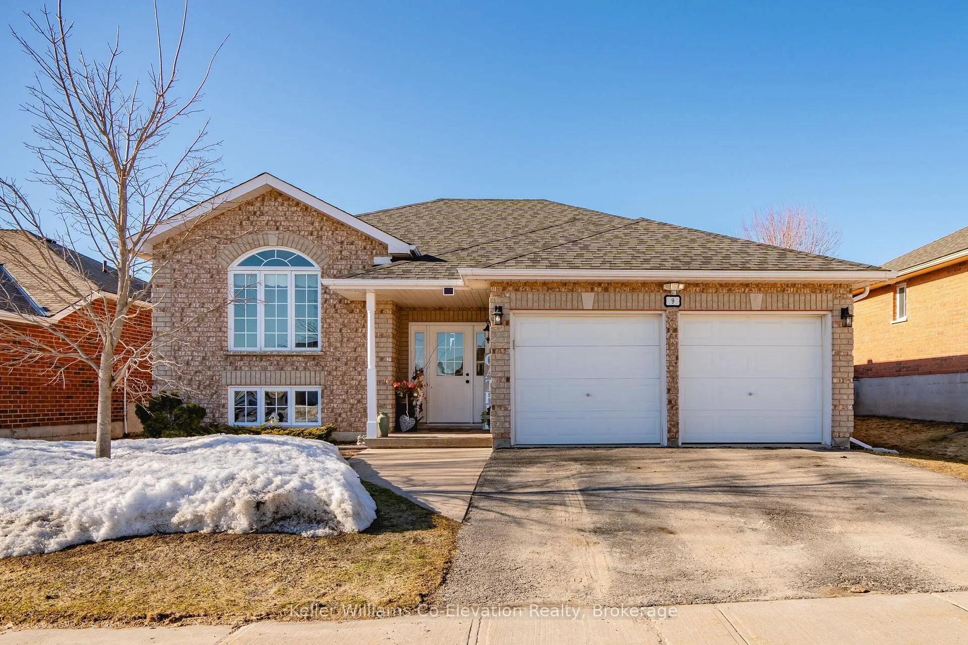 Front of 9 Mackenzie Court