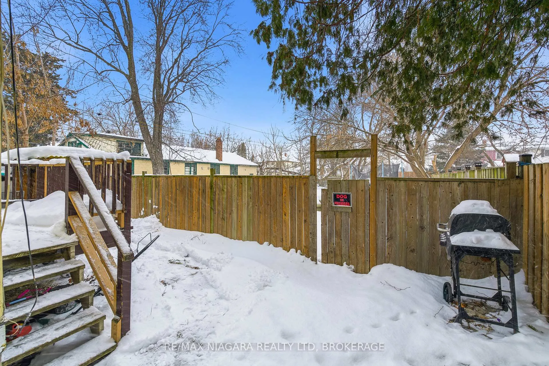 Photo 3 of 8 Ida Street, St. Catharines, E. Chester — HOMEH