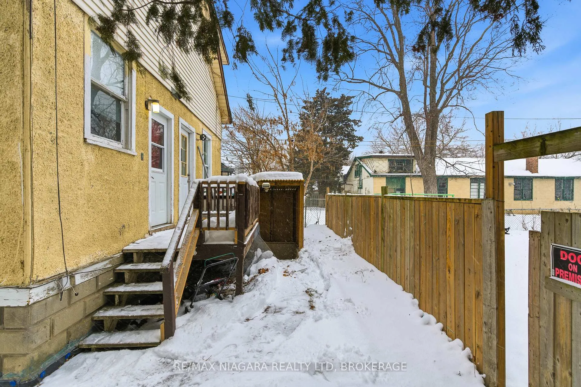 Photo 5 of 8 Ida Street, St. Catharines, E. Chester — HOMEH