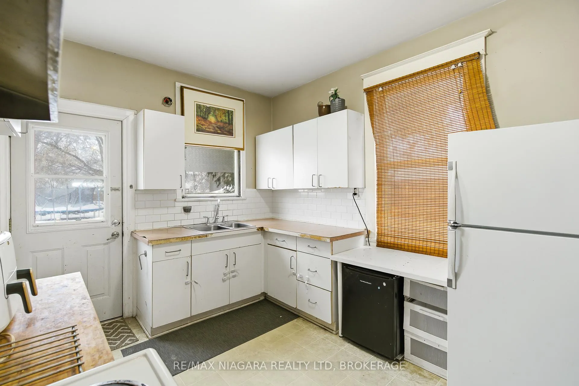 Photo 14 of 8 Ida Street, St. Catharines, E. Chester — HOMEH