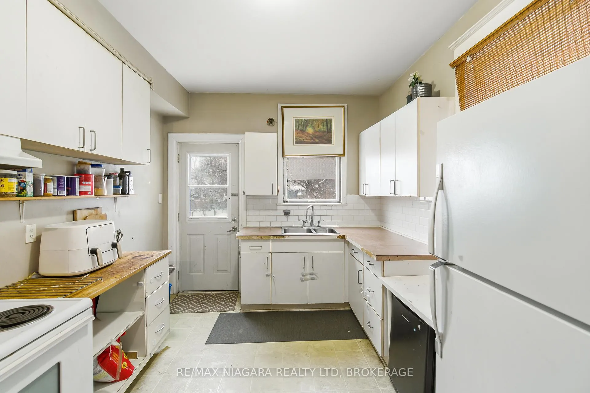 Photo 15 of 8 Ida Street, St. Catharines, E. Chester — HOMEH