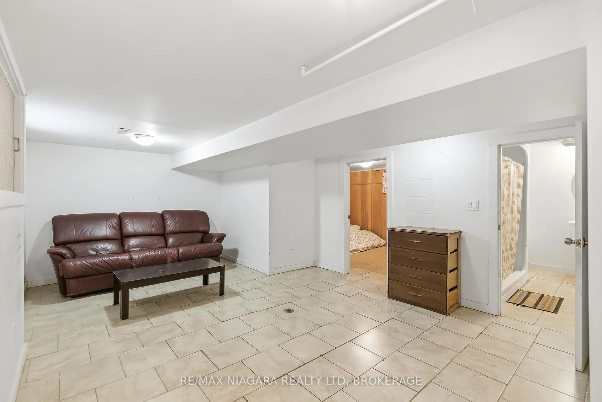 Photo 30 of 8 Ida Street, St. Catharines, E. Chester — HOMEH