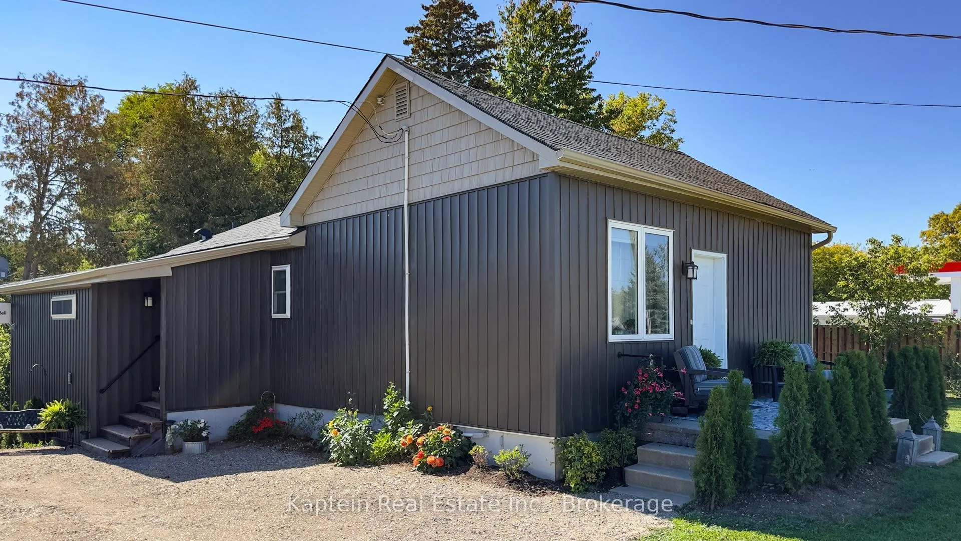 Photo of 37063 Amberley Road