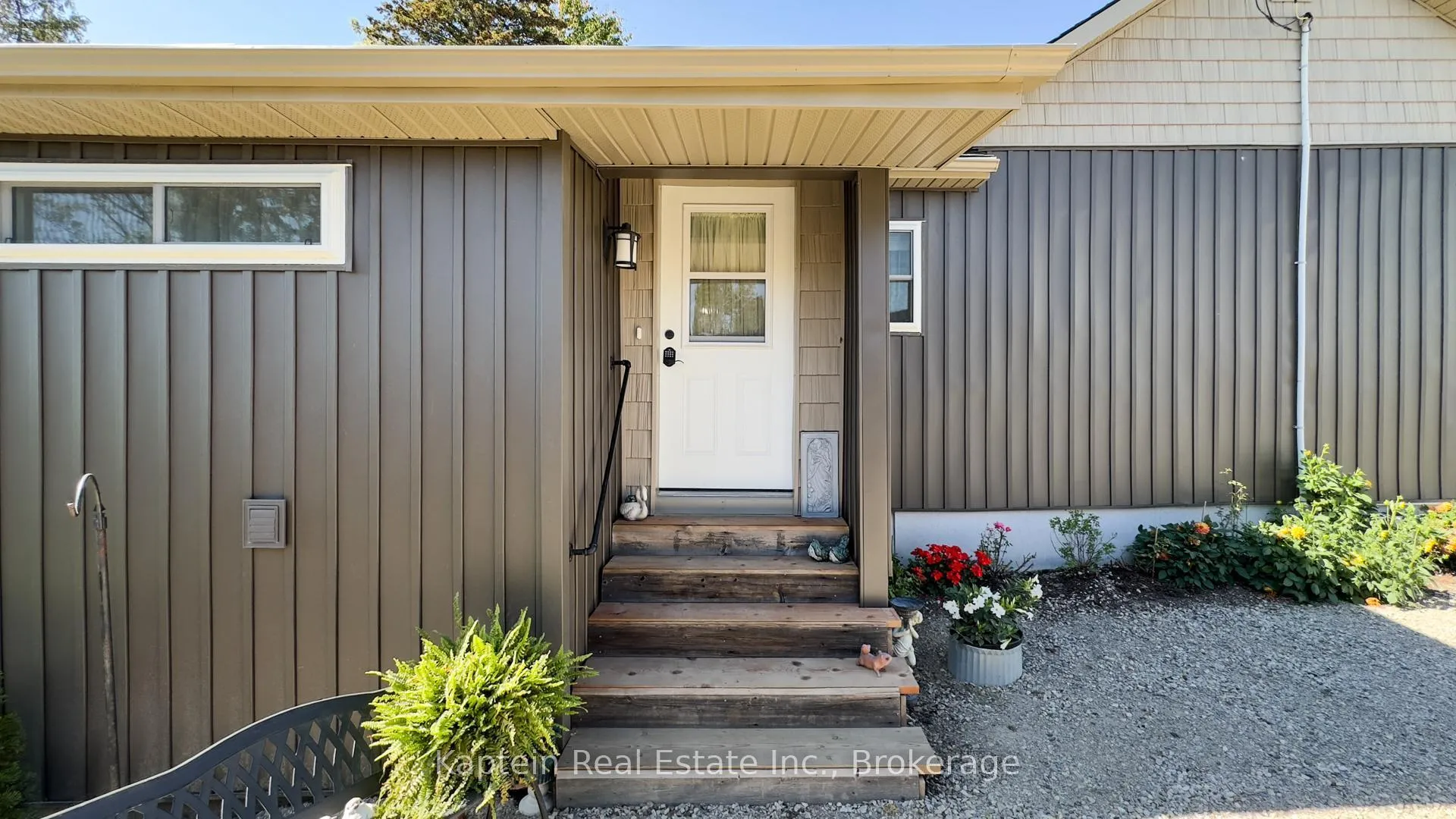 Photo 3 of 37063 Amberley Road, Ashfield-Colborne-Wawanosh, West Wawanosh — HOMEH
