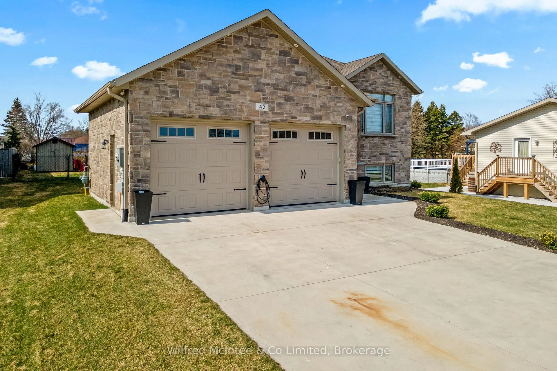 Photo 2 of 42 Mill Street, Kincardine — HOMEH