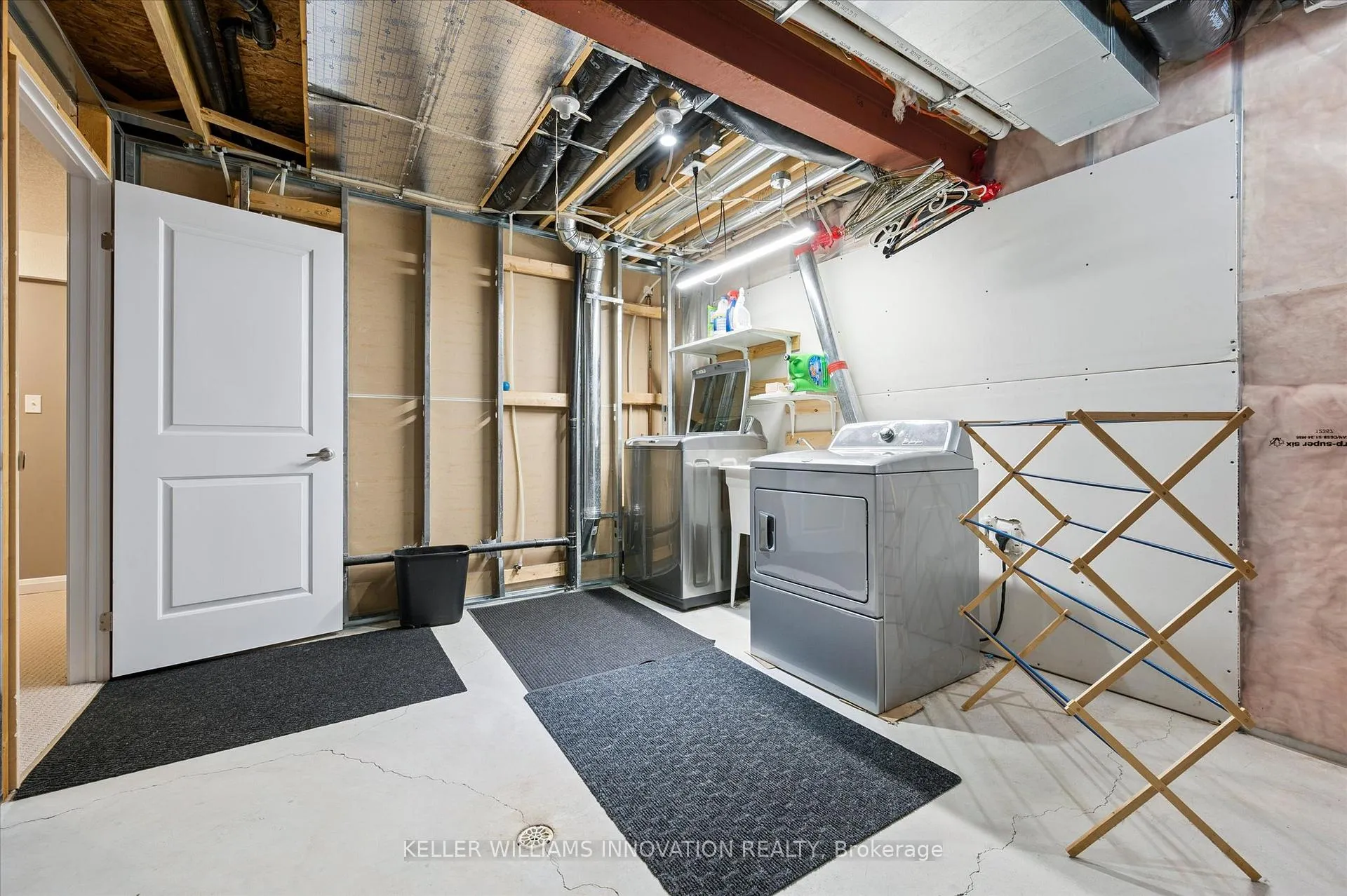Photo 29 of 276 Dewdrop Crescent, Waterloo — HOMEH