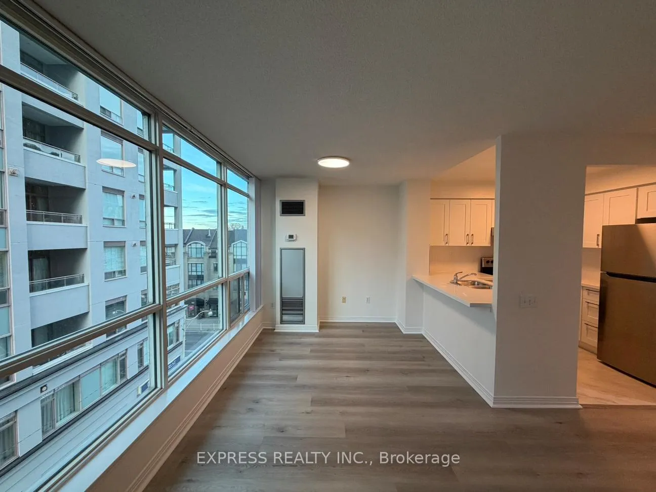 Photo 3 of Unit 504, 942 Yonge Street, Toronto, The Annex — HOMEH