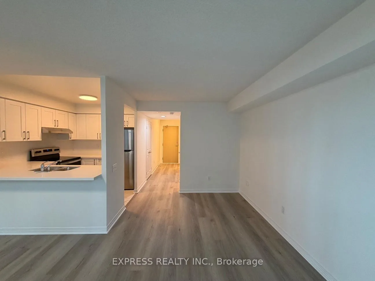 Photo 4 of Unit 504, 942 Yonge Street, Toronto, The Annex — HOMEH