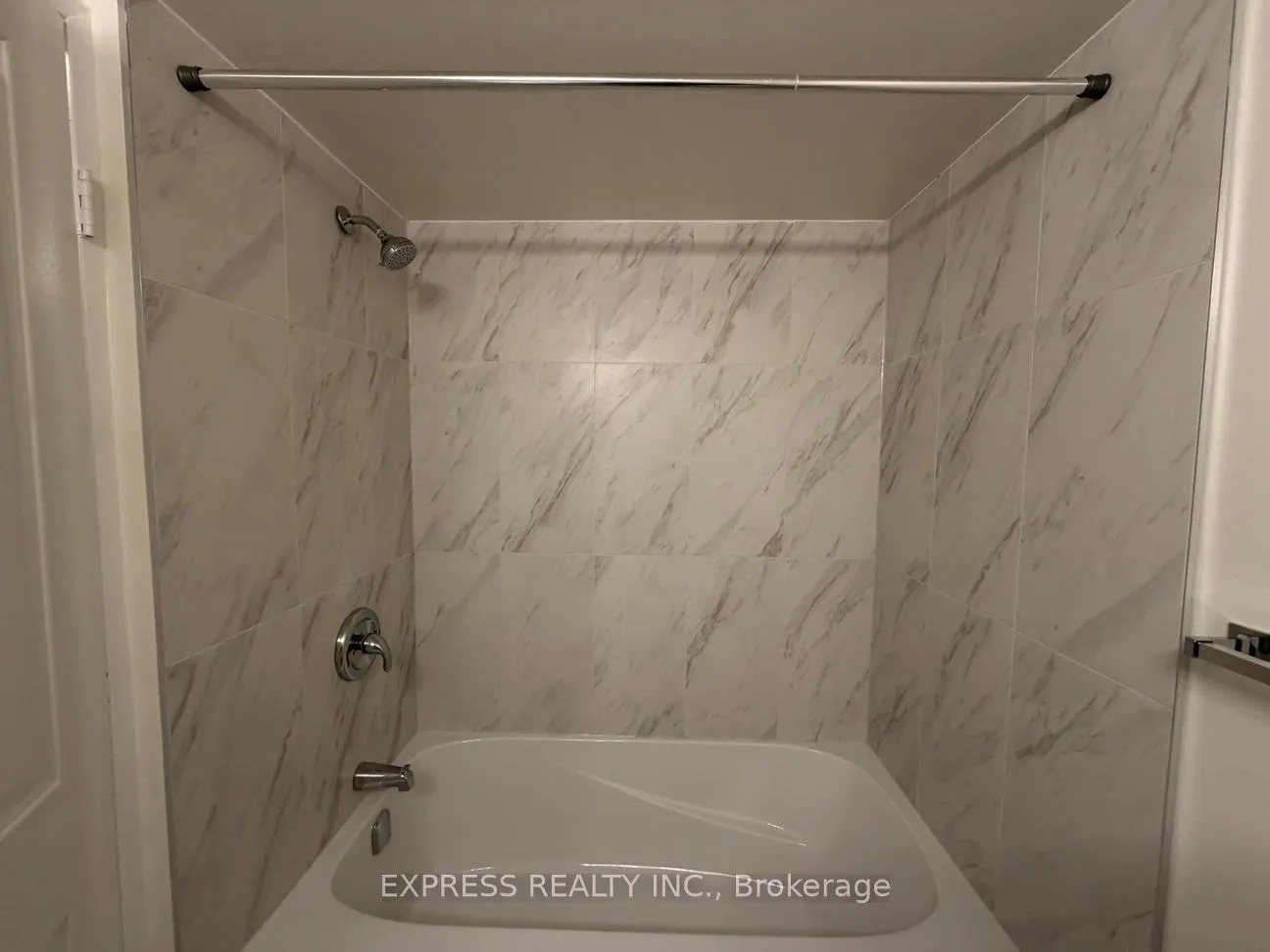 Photo 9 of Unit 504, 942 Yonge Street, Toronto, The Annex — HOMEH