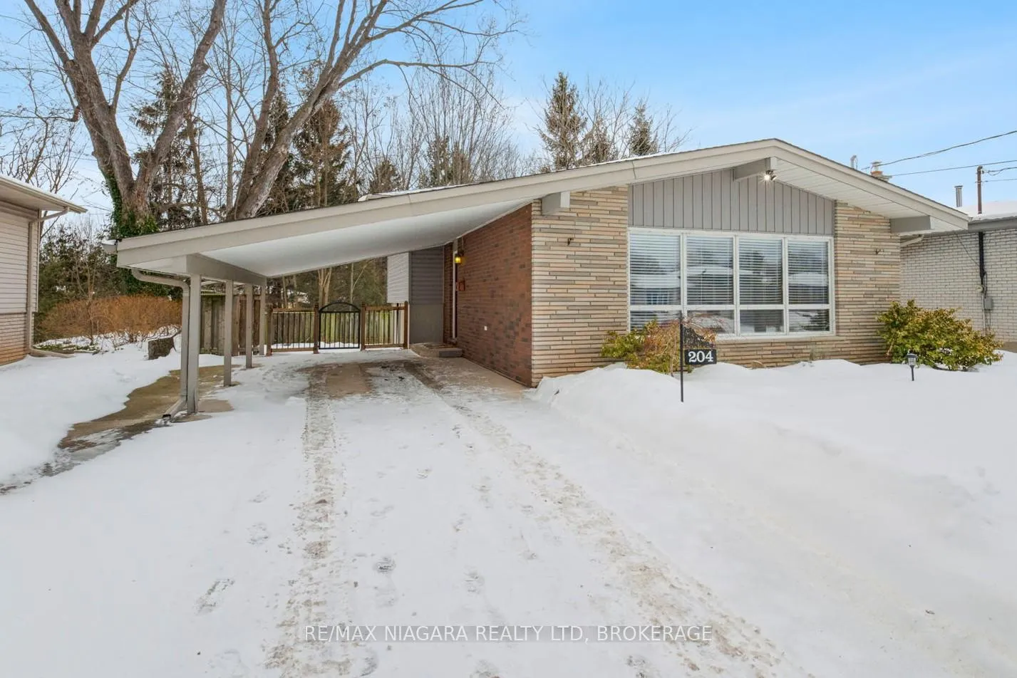 Photo 1 of 204 Parnell Road, St. Catharines, Vine/Linwell — HOMEH
