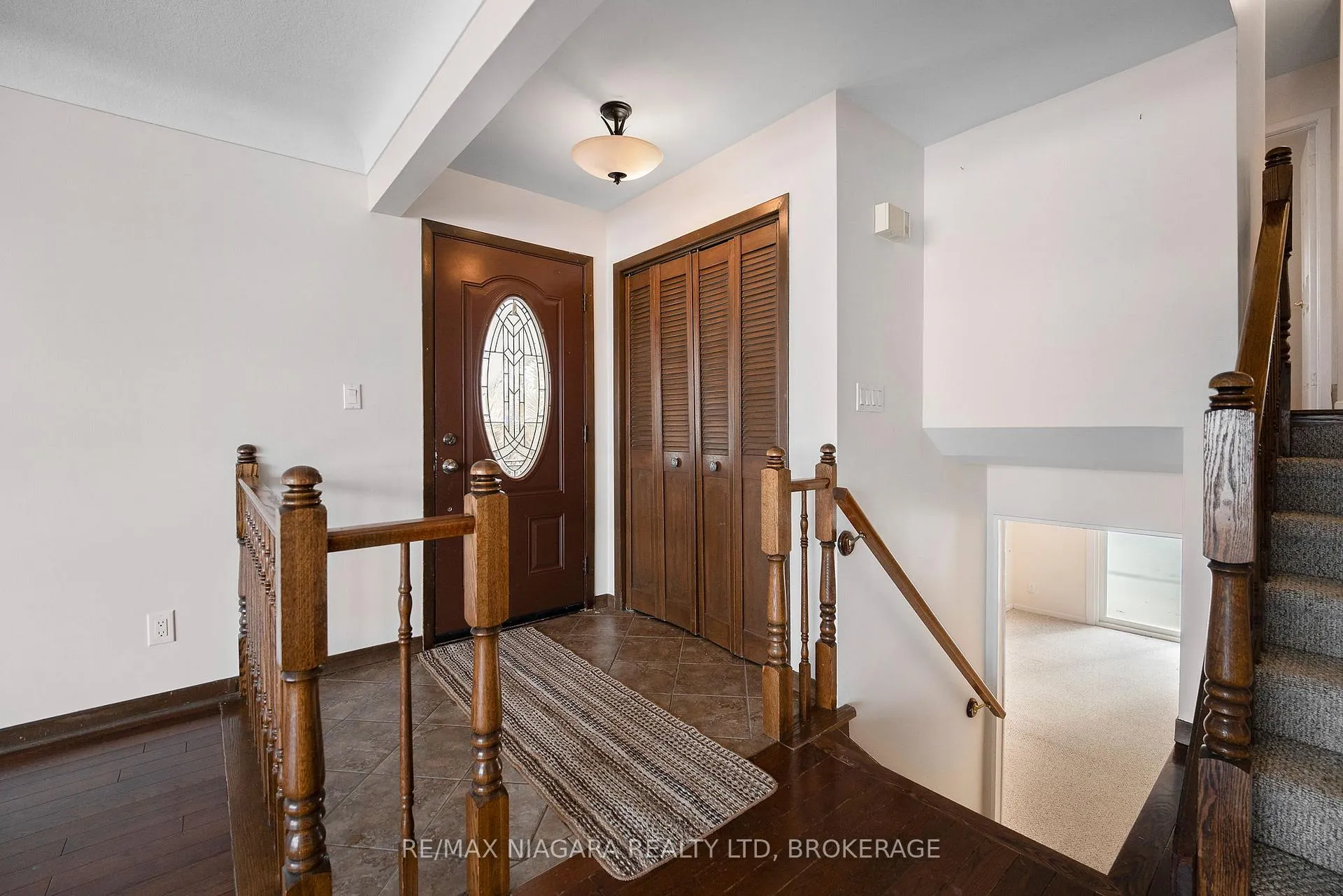 Photo 5 of 204 Parnell Road, St. Catharines, Vine/Linwell — HOMEH