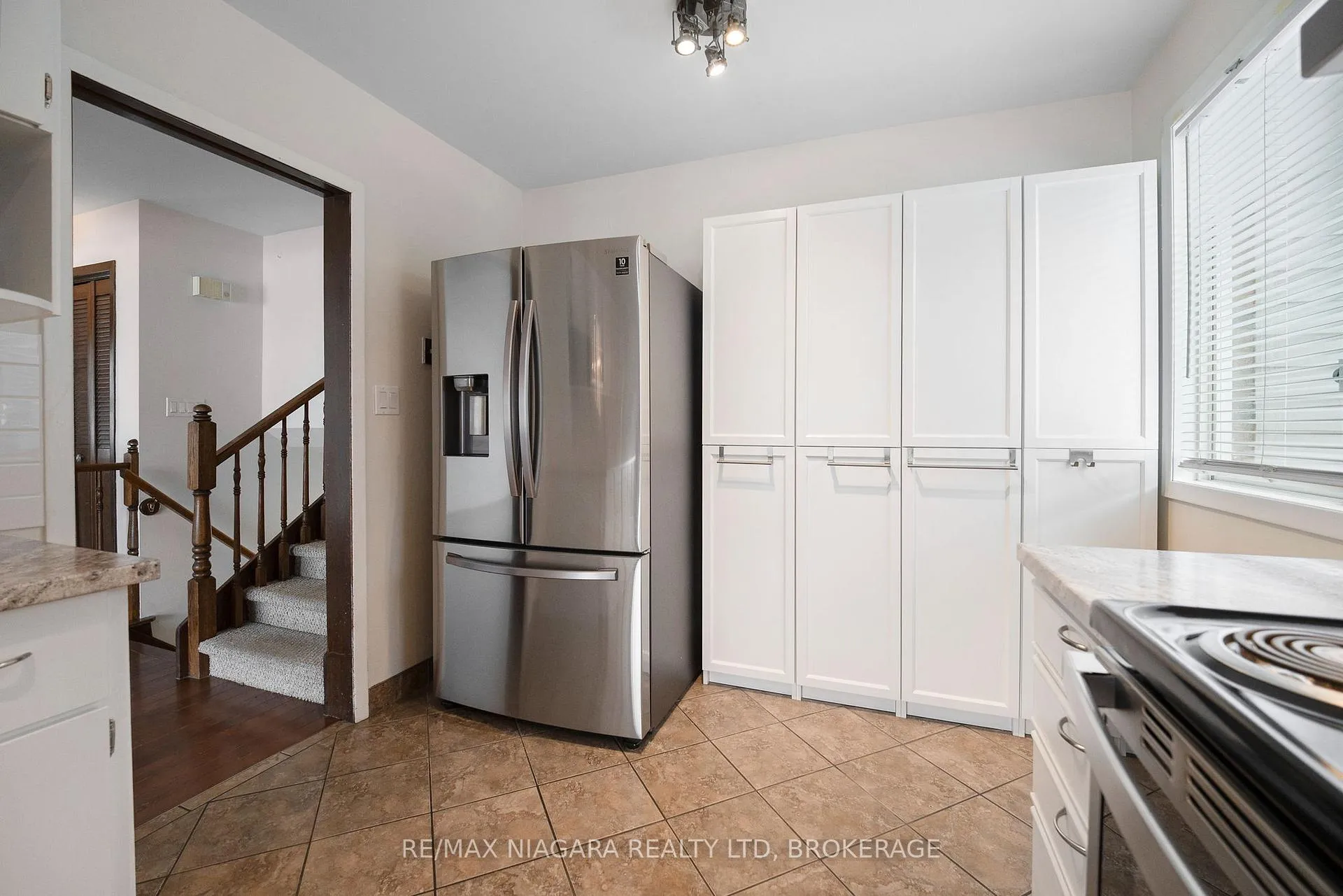 Photo 13 of 204 Parnell Road, St. Catharines, Vine/Linwell — HOMEH