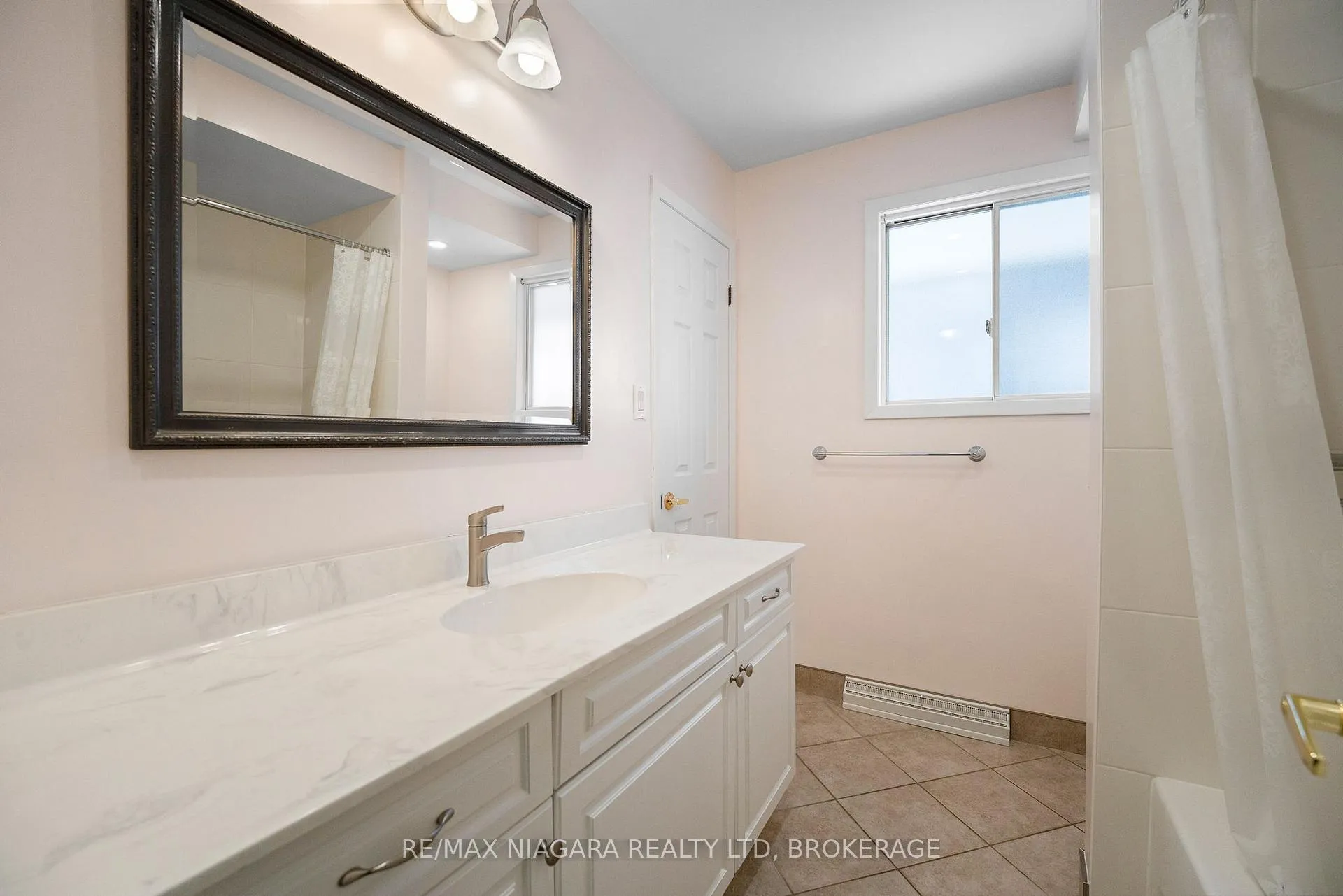 Photo 17 of 204 Parnell Road, St. Catharines, Vine/Linwell — HOMEH
