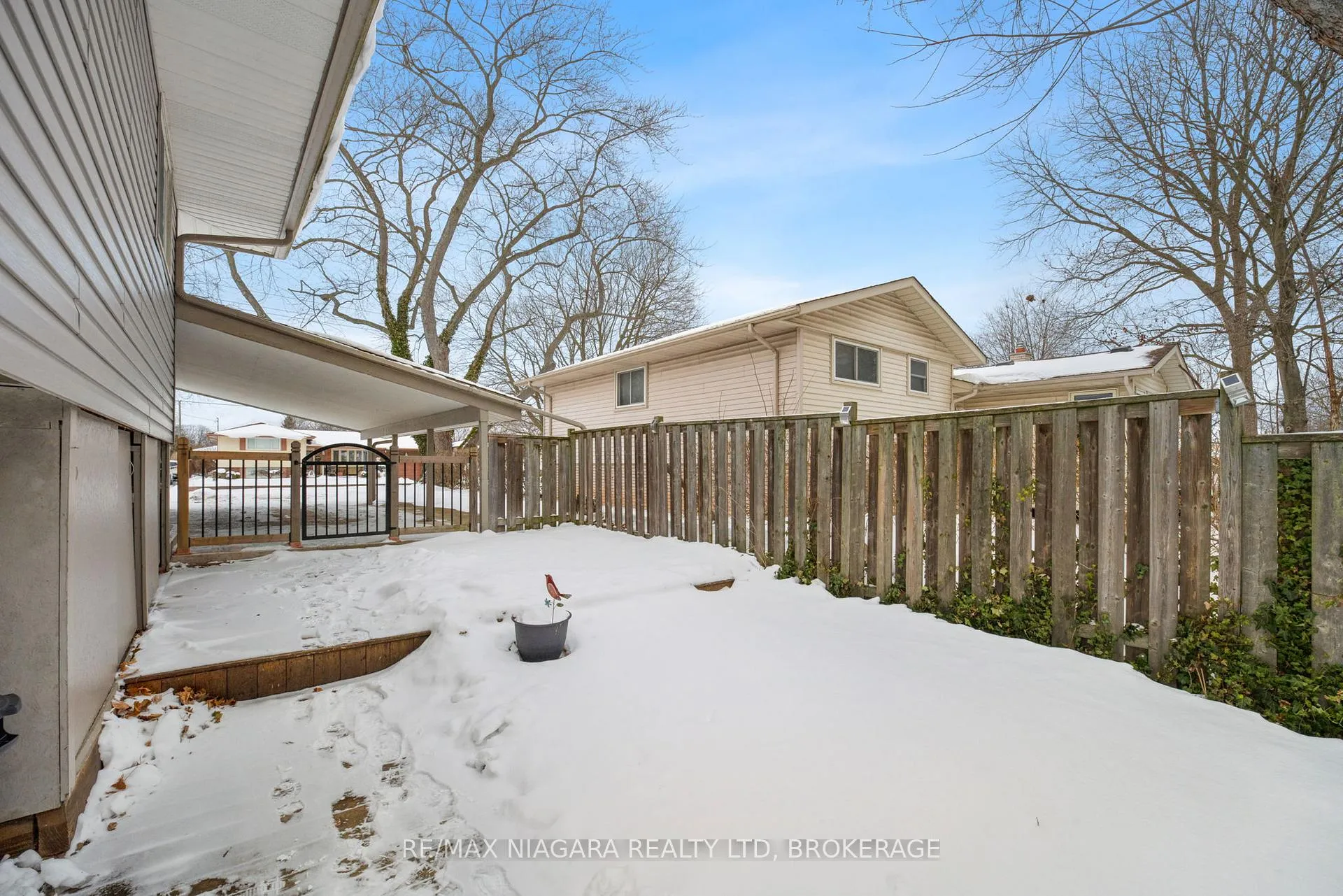 Photo 33 of 204 Parnell Road, St. Catharines, Vine/Linwell — HOMEH