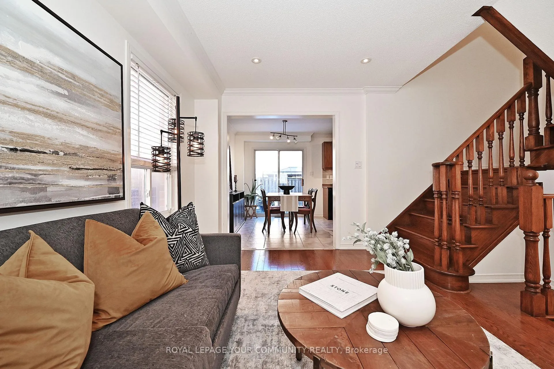 Photo 12 of 34 Collis Drive, Aurora, Bayview Northeast — HOMEH