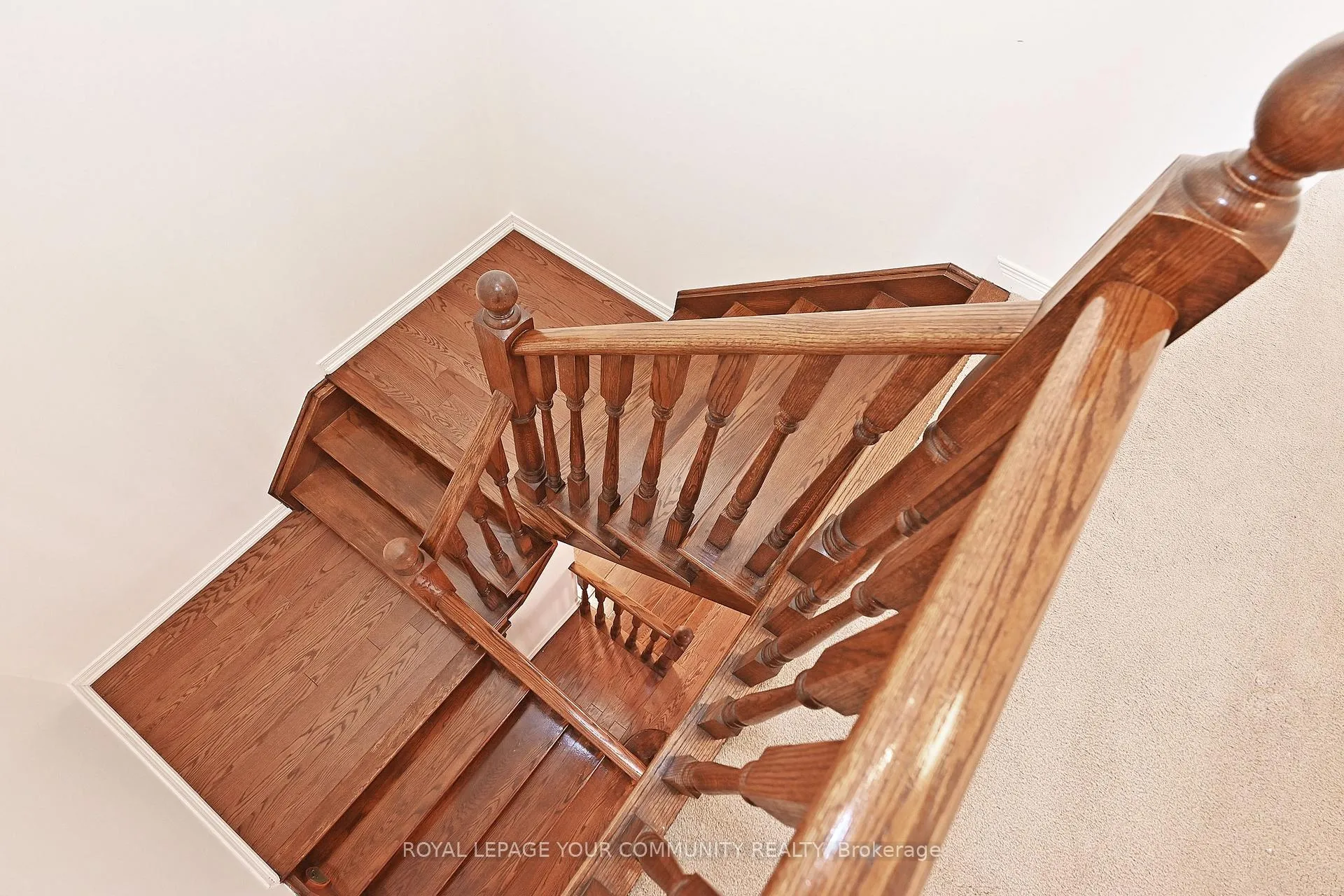 Photo 24 of 34 Collis Drive, Aurora, Bayview Northeast — HOMEH