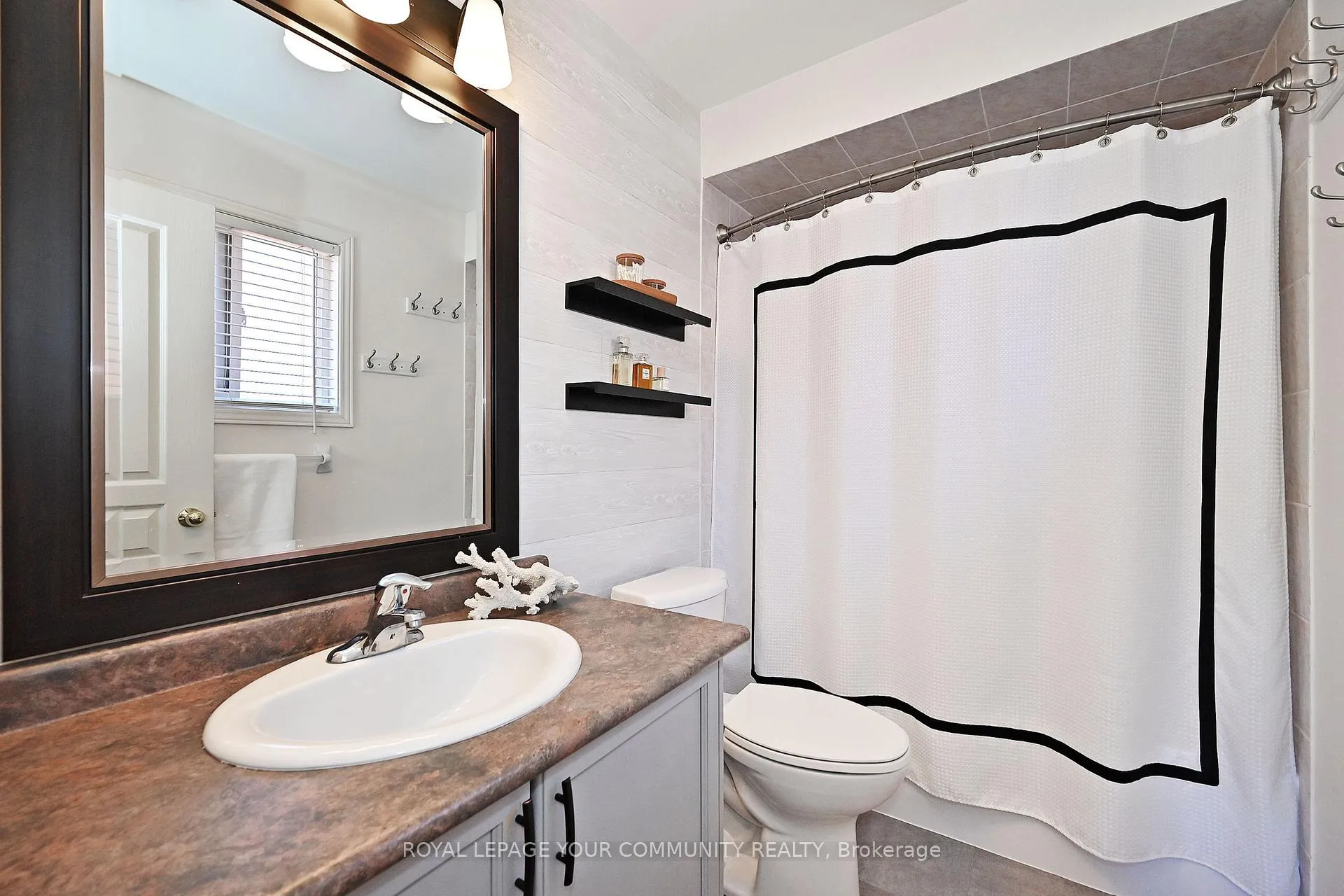 Photo 29 of 34 Collis Drive, Aurora, Bayview Northeast — HOMEH