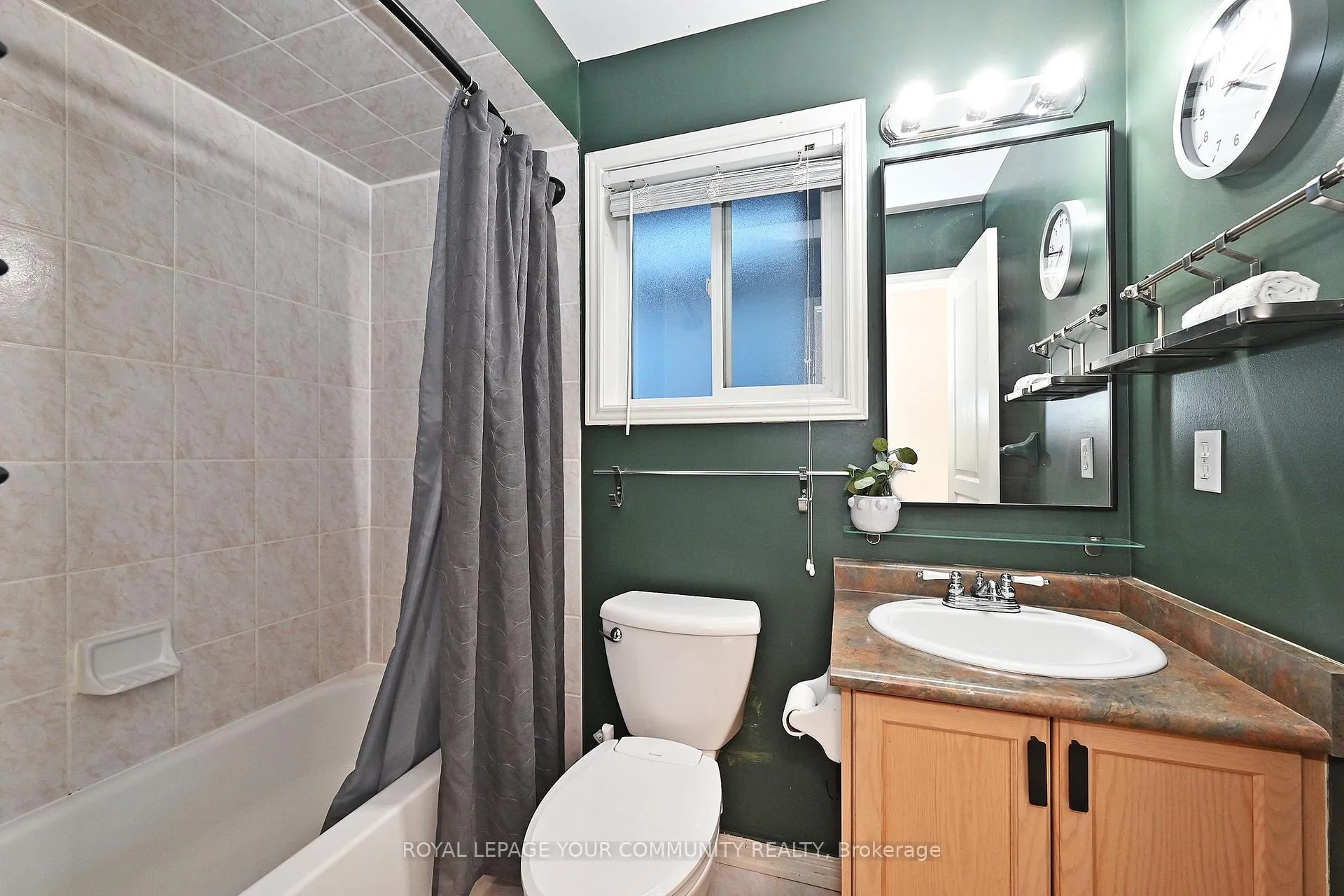 Photo 35 of 34 Collis Drive, Aurora, Bayview Northeast — HOMEH