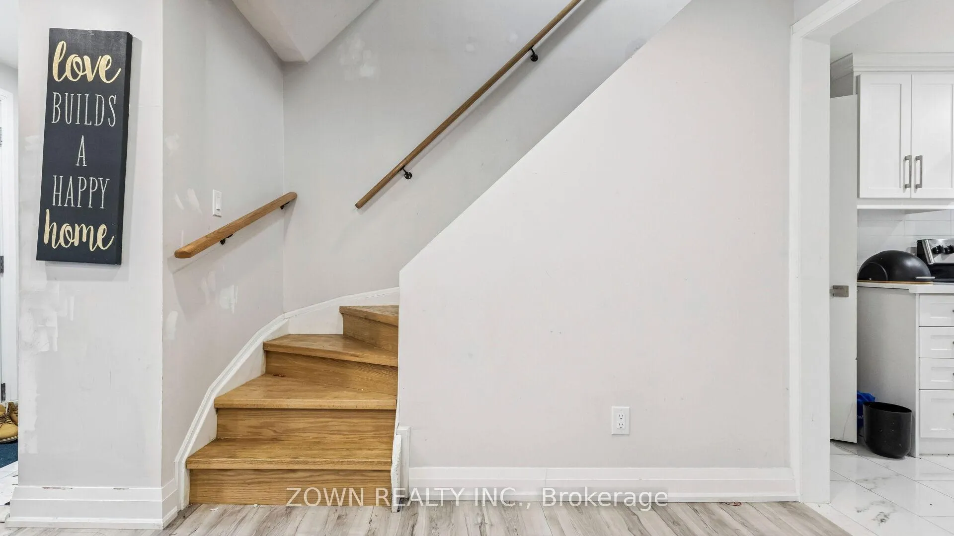 Photo 14 of 508 Parkview Crescent, Cambridge — HOMEH