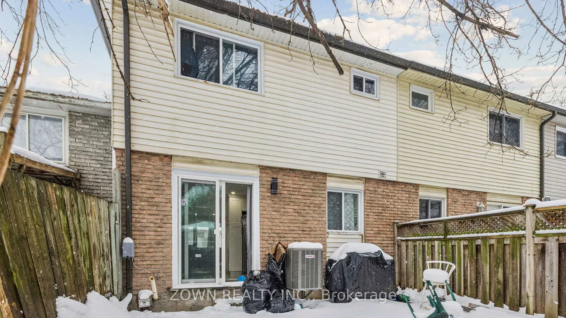 Photo 16 of 508 Parkview Crescent, Cambridge — HOMEH