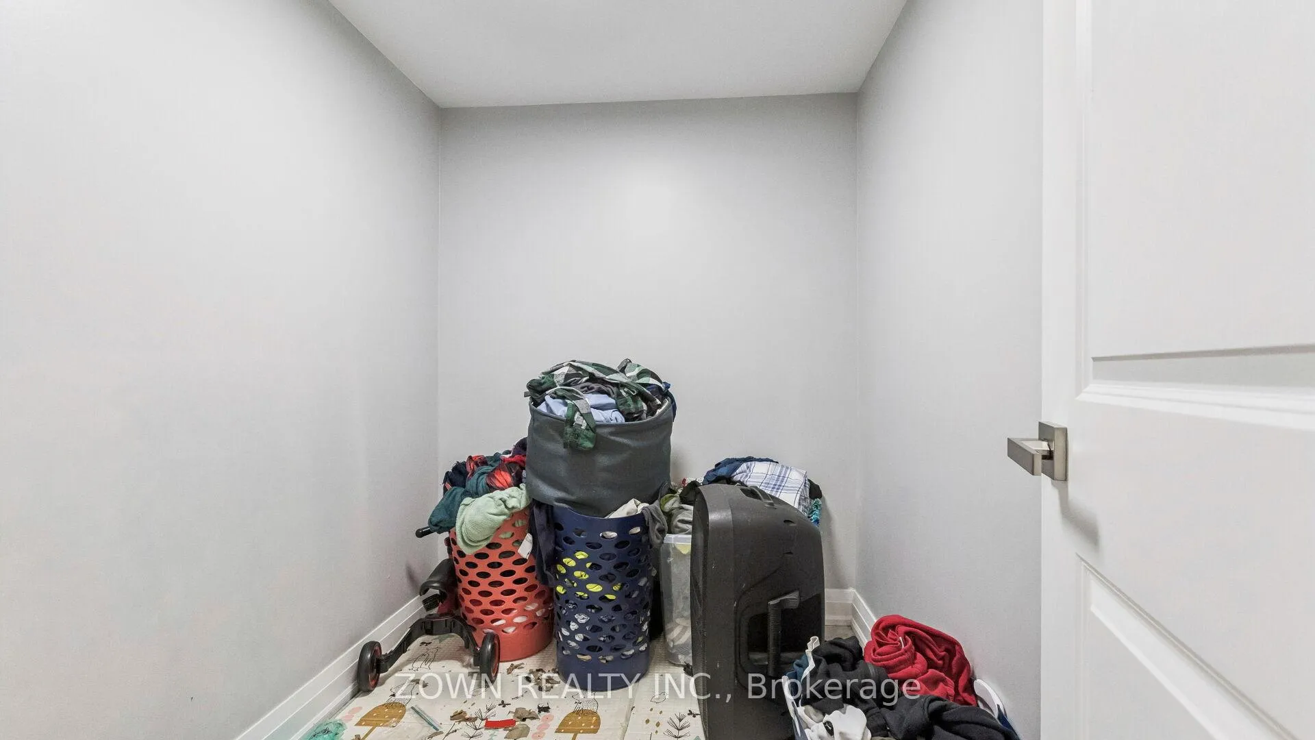 Photo 19 of 508 Parkview Crescent, Cambridge — HOMEH