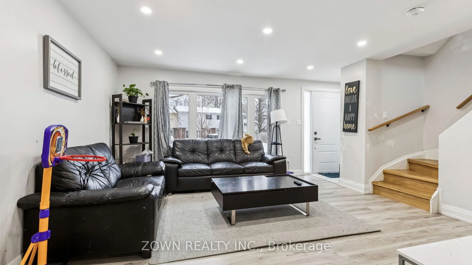 Photo 21 of 508 Parkview Crescent, Cambridge — HOMEH