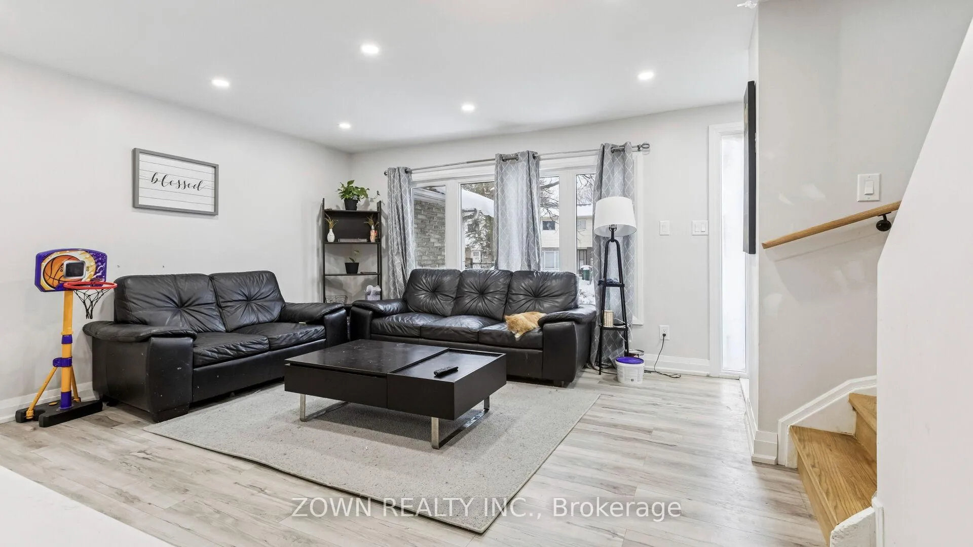 Photo 22 of 508 Parkview Crescent, Cambridge — HOMEH
