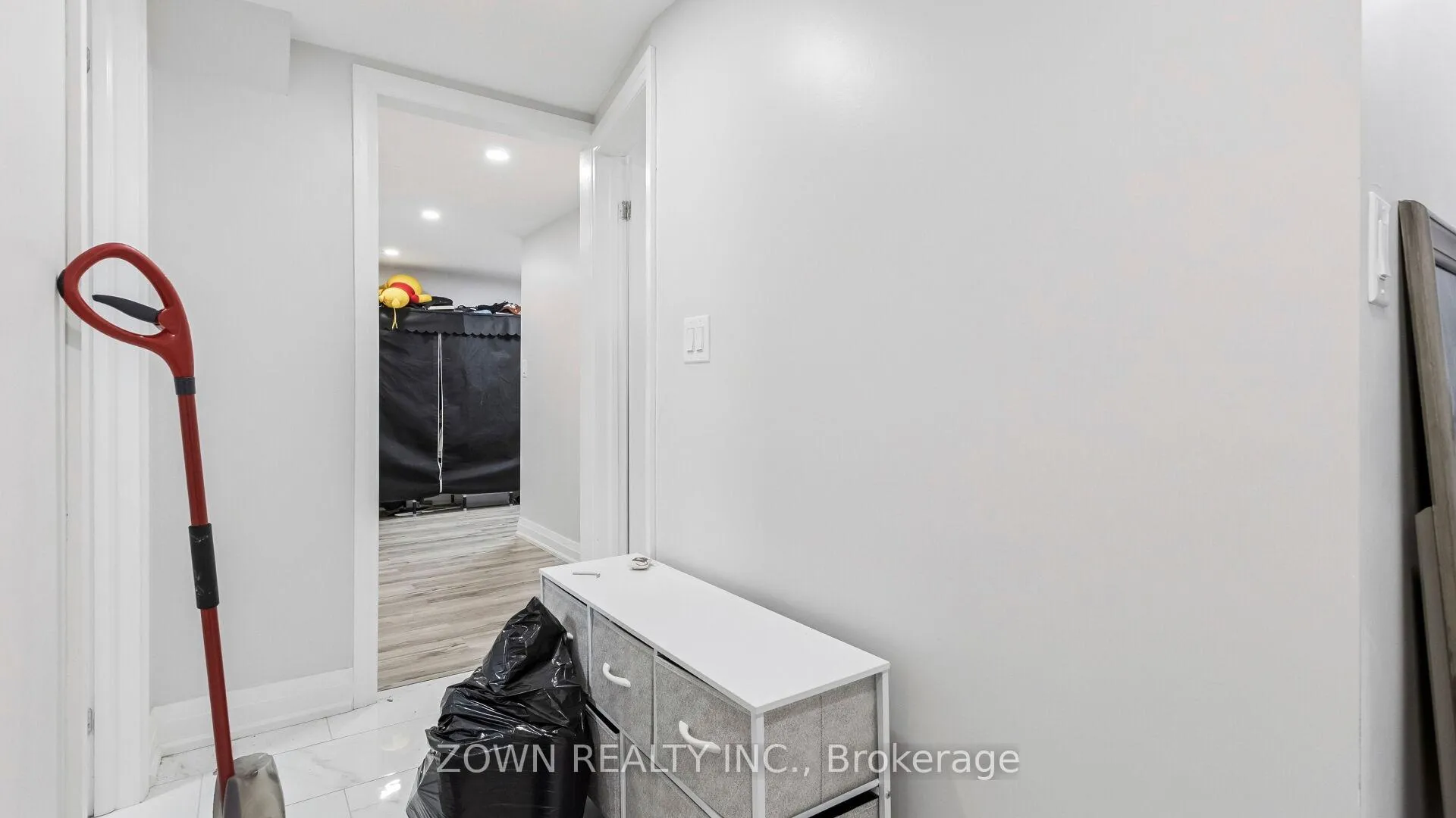 Photo 23 of 508 Parkview Crescent, Cambridge — HOMEH