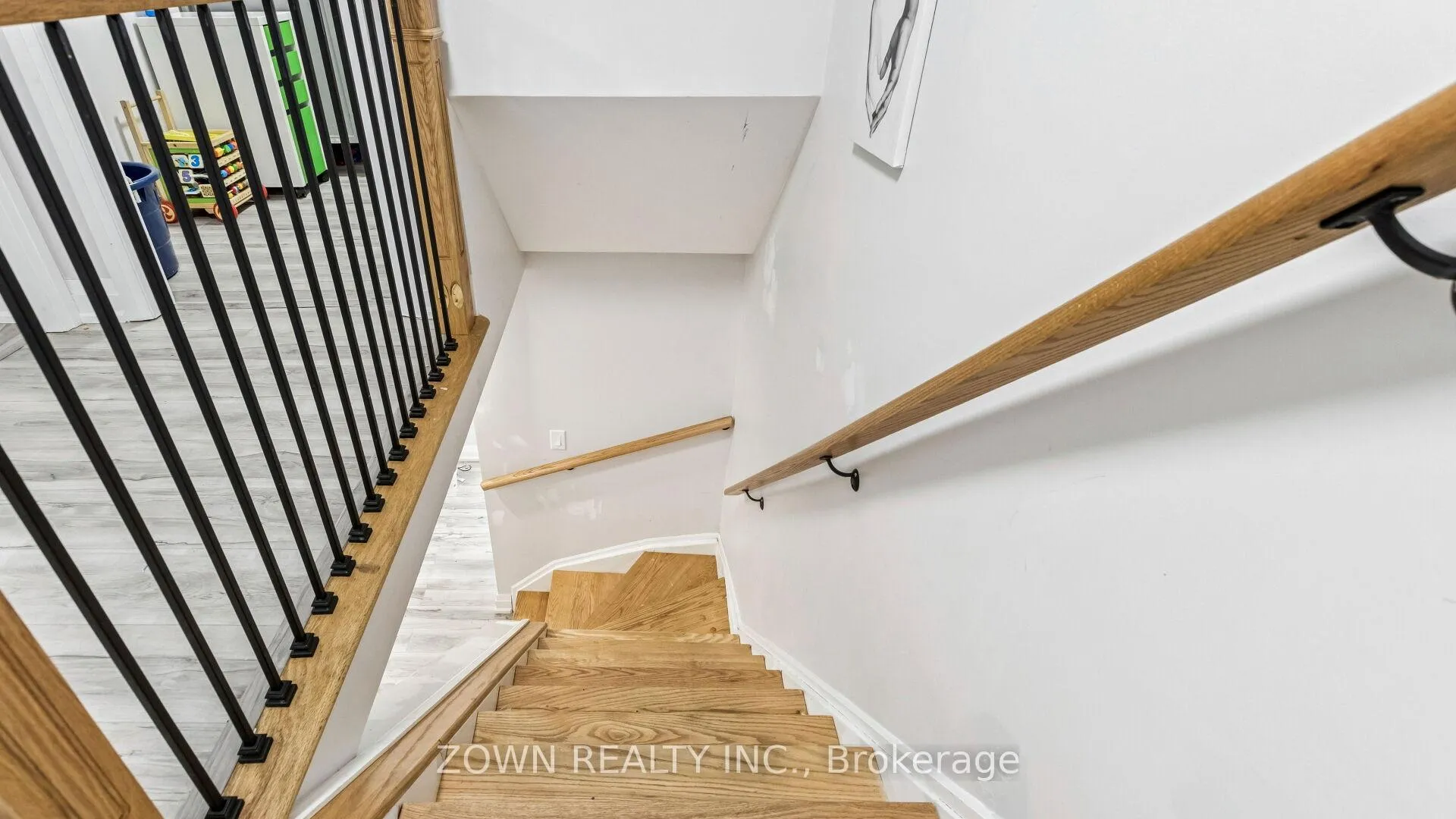 Photo 25 of 508 Parkview Crescent, Cambridge — HOMEH