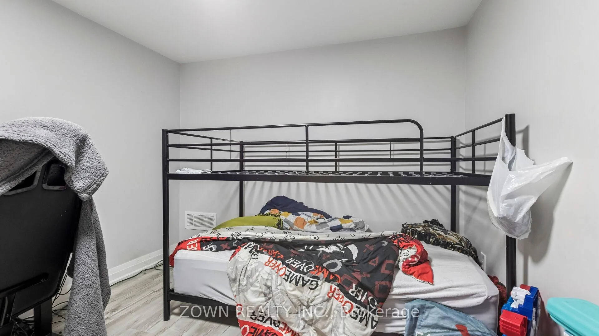 Photo 40 of 508 Parkview Crescent, Cambridge — HOMEH