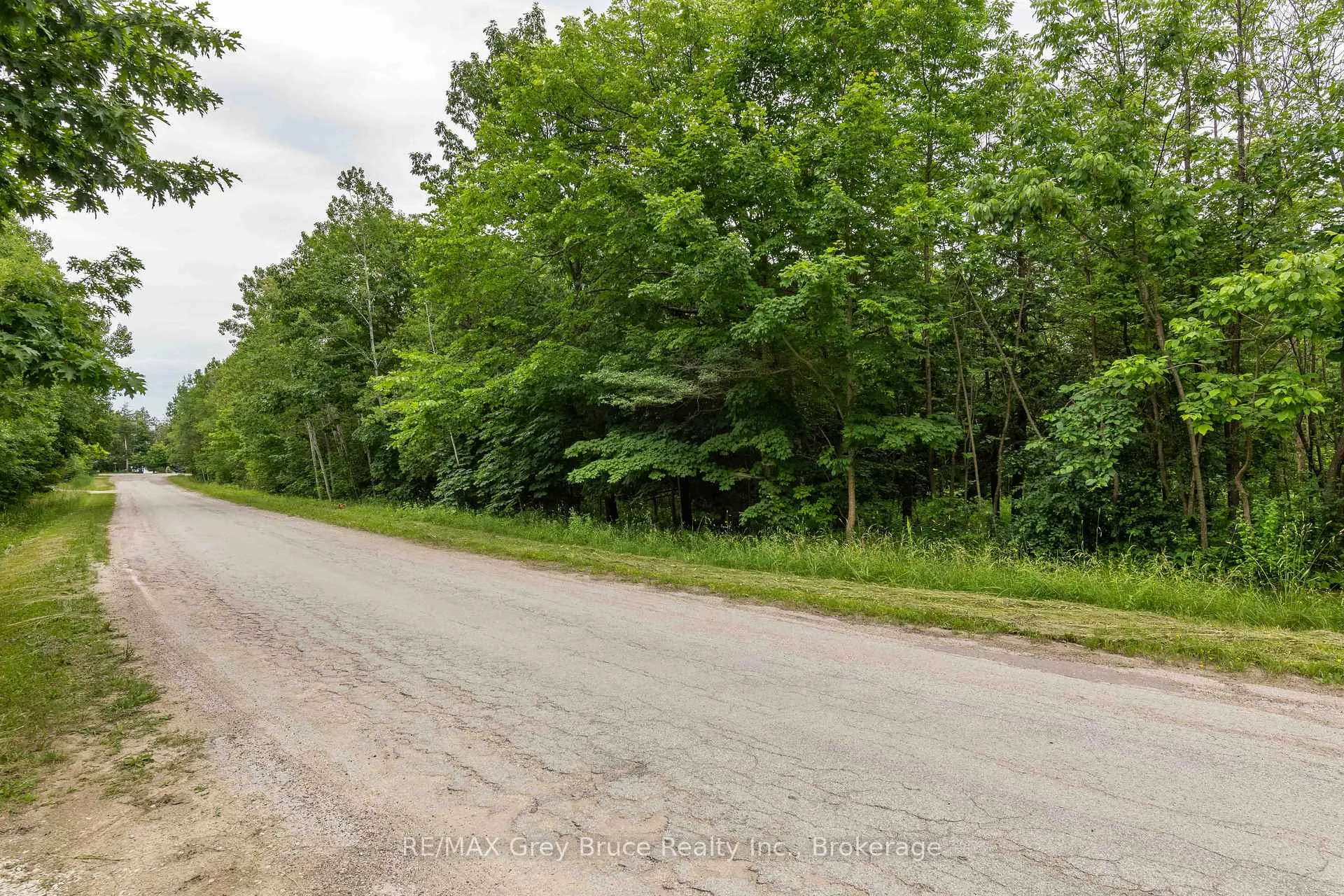 Photo 5 of Cedar Avenue, Meaford — HOMEH