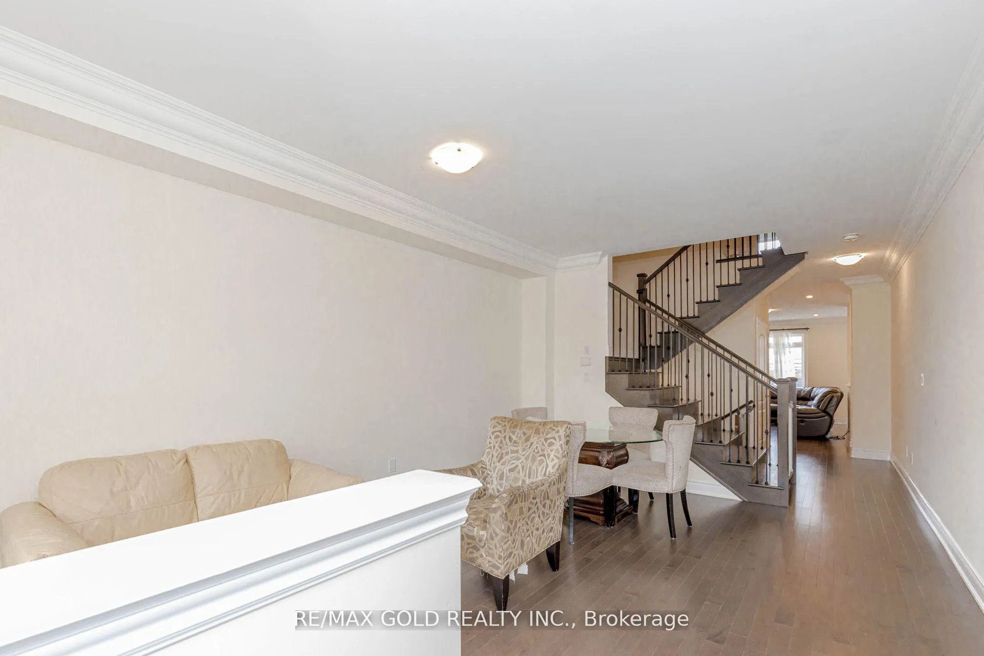 Photo 4 of 34 Folgate Crescent, Brampton, Sandringham-Wellington North — HOMEH