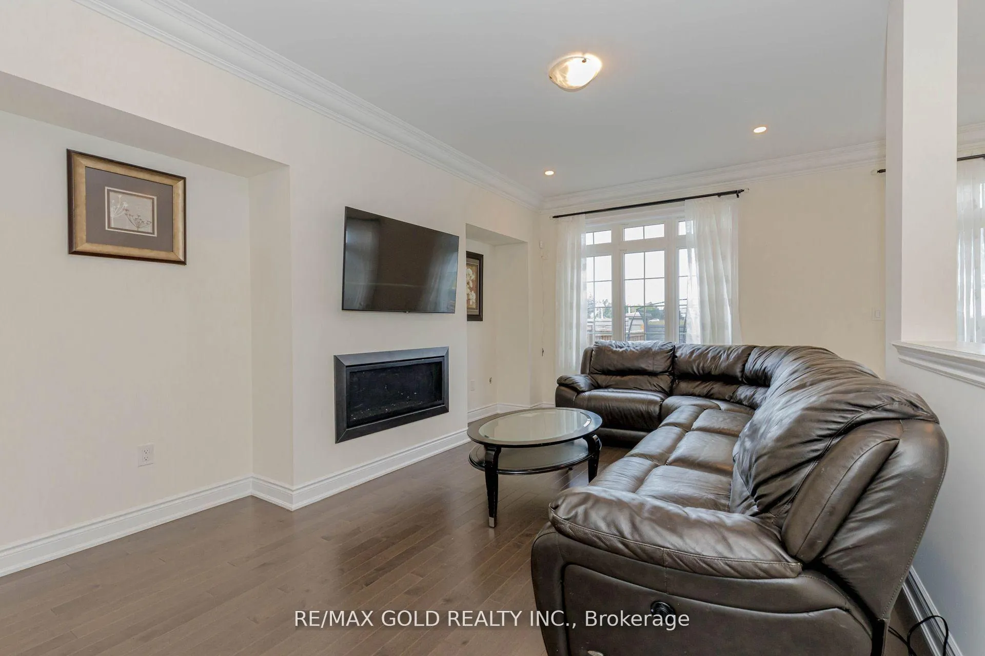Photo 10 of 34 Folgate Crescent, Brampton, Sandringham-Wellington North — HOMEH