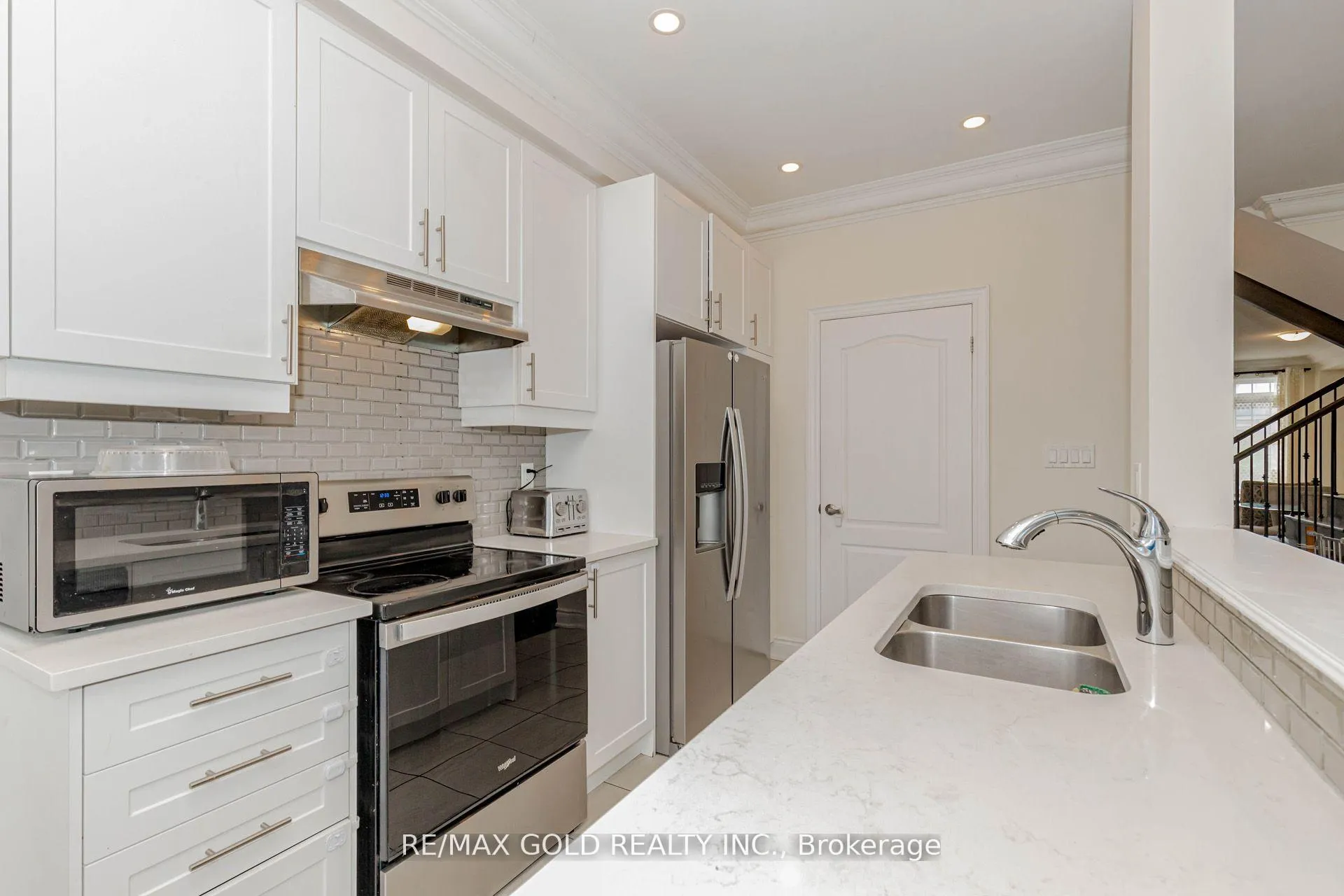 Photo 15 of 34 Folgate Crescent, Brampton, Sandringham-Wellington North — HOMEH