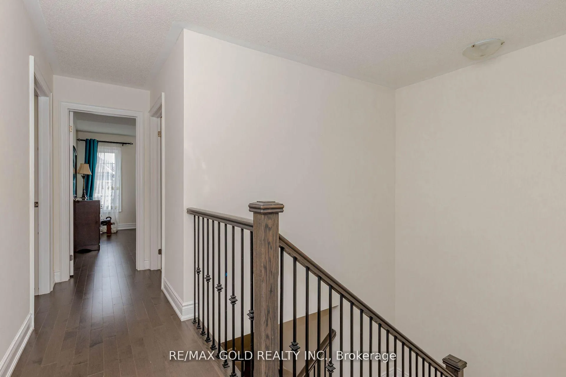 Photo 19 of 34 Folgate Crescent, Brampton, Sandringham-Wellington North — HOMEH