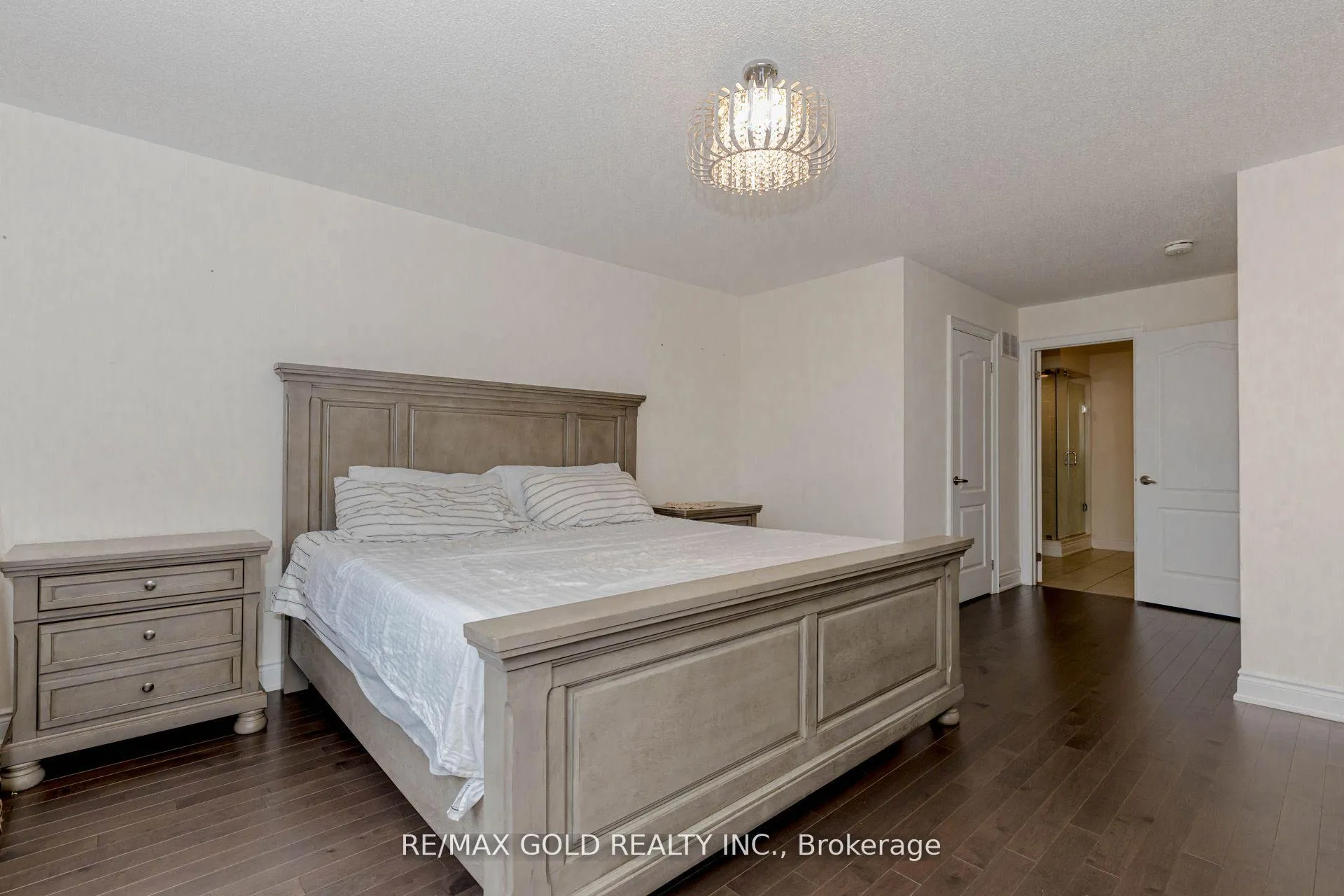 Photo 21 of 34 Folgate Crescent, Brampton, Sandringham-Wellington North — HOMEH
