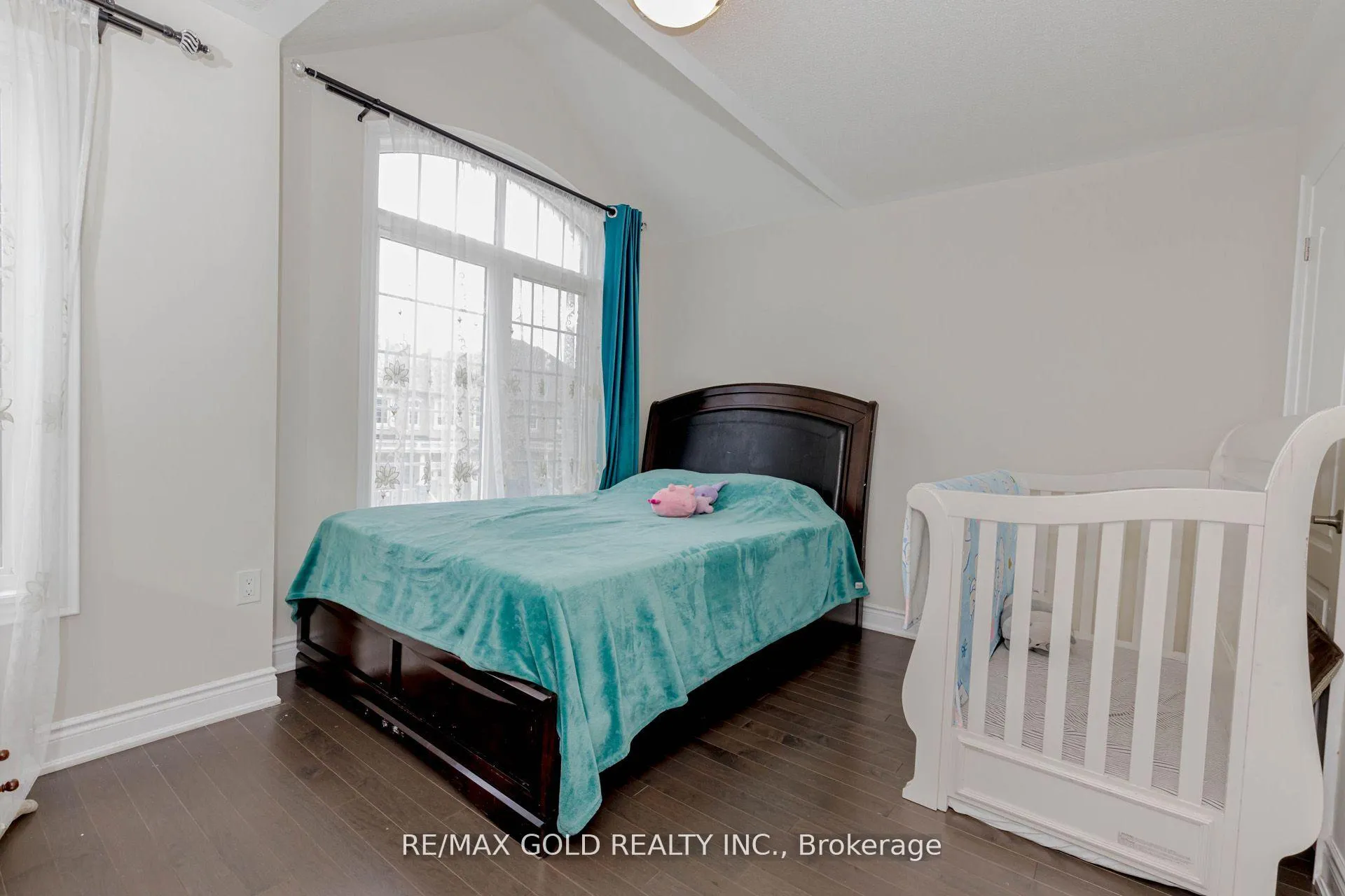 Photo 33 of 34 Folgate Crescent, Brampton, Sandringham-Wellington North — HOMEH