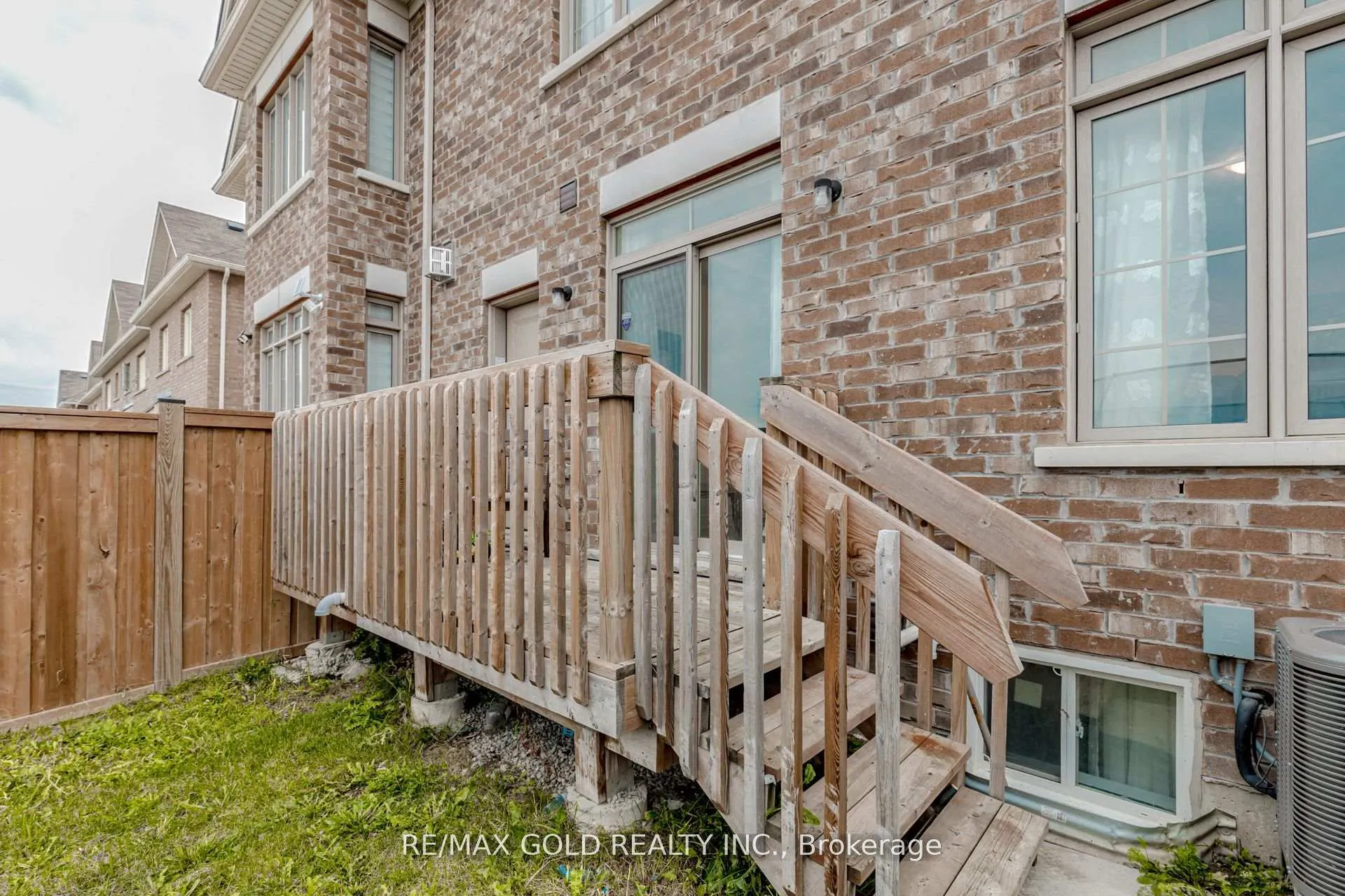 Photo 48 of 34 Folgate Crescent, Brampton, Sandringham-Wellington North — HOMEH
