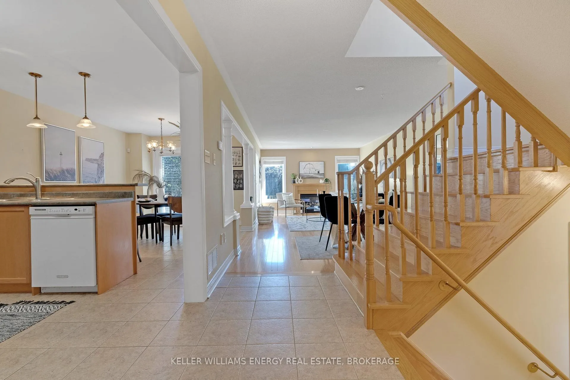 Photo 4 of 27 Tracey Court, Whitby, Taunton North — HOMEH