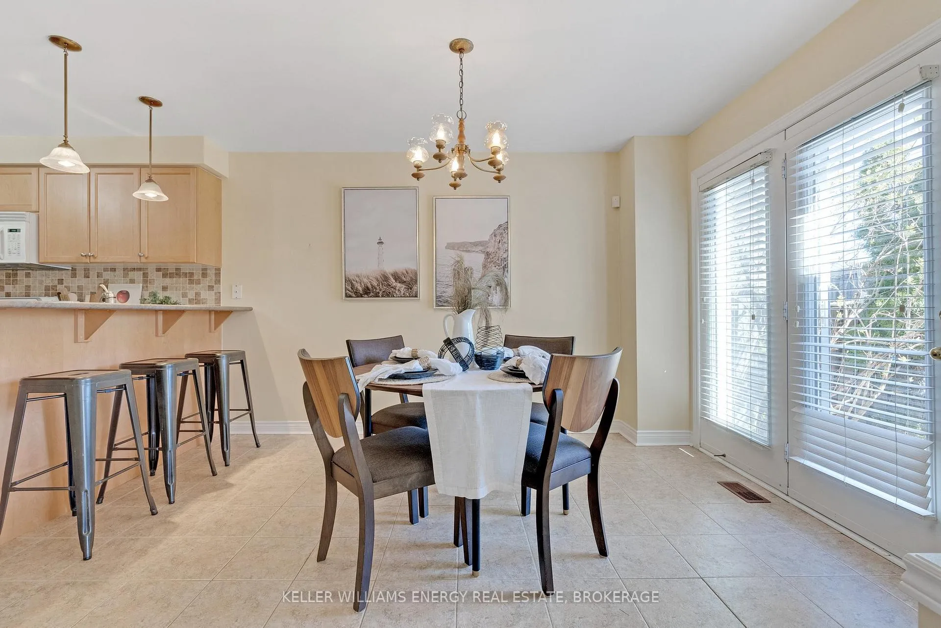 Photo 7 of 27 Tracey Court, Whitby, Taunton North — HOMEH