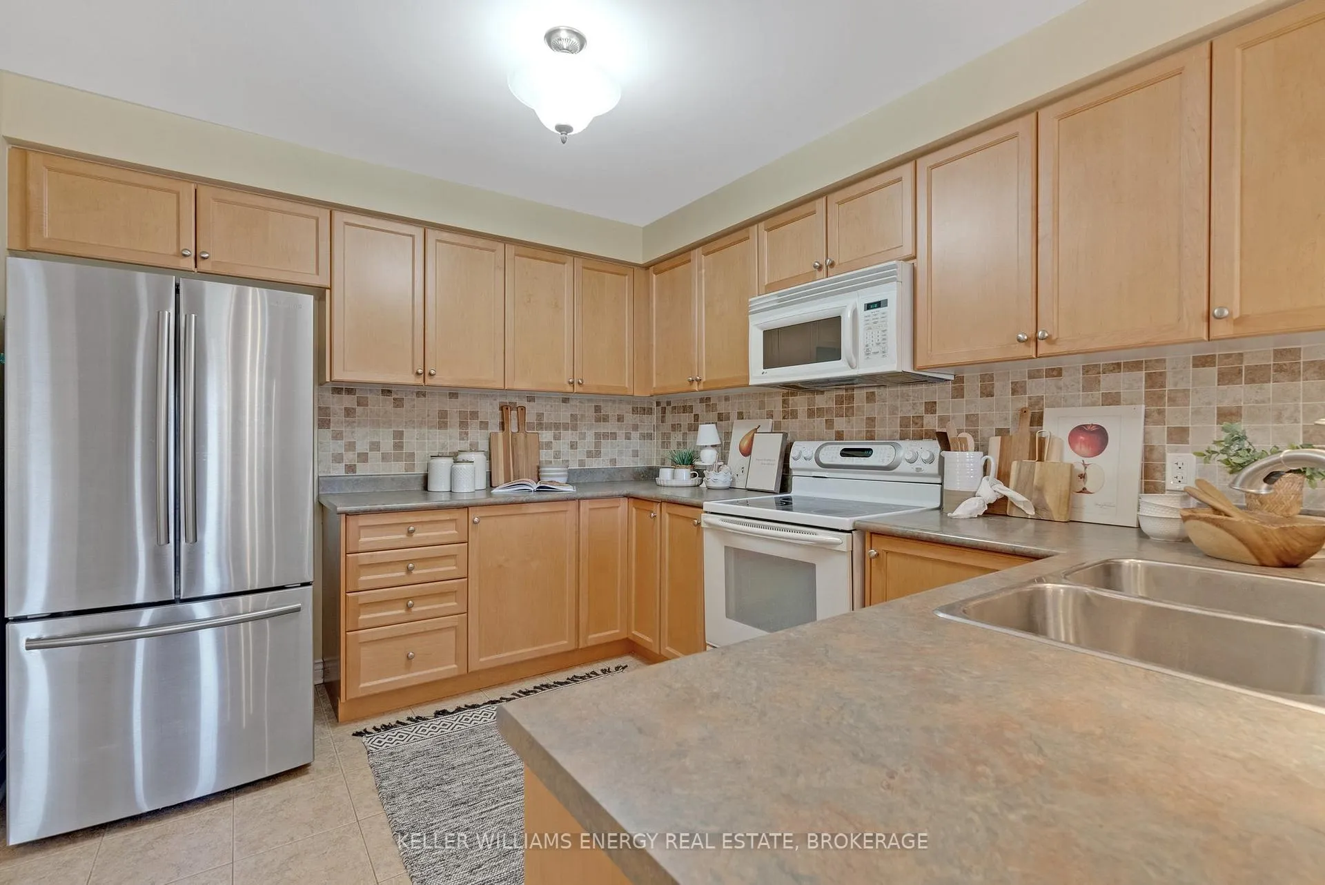 Photo 11 of 27 Tracey Court, Whitby, Taunton North — HOMEH