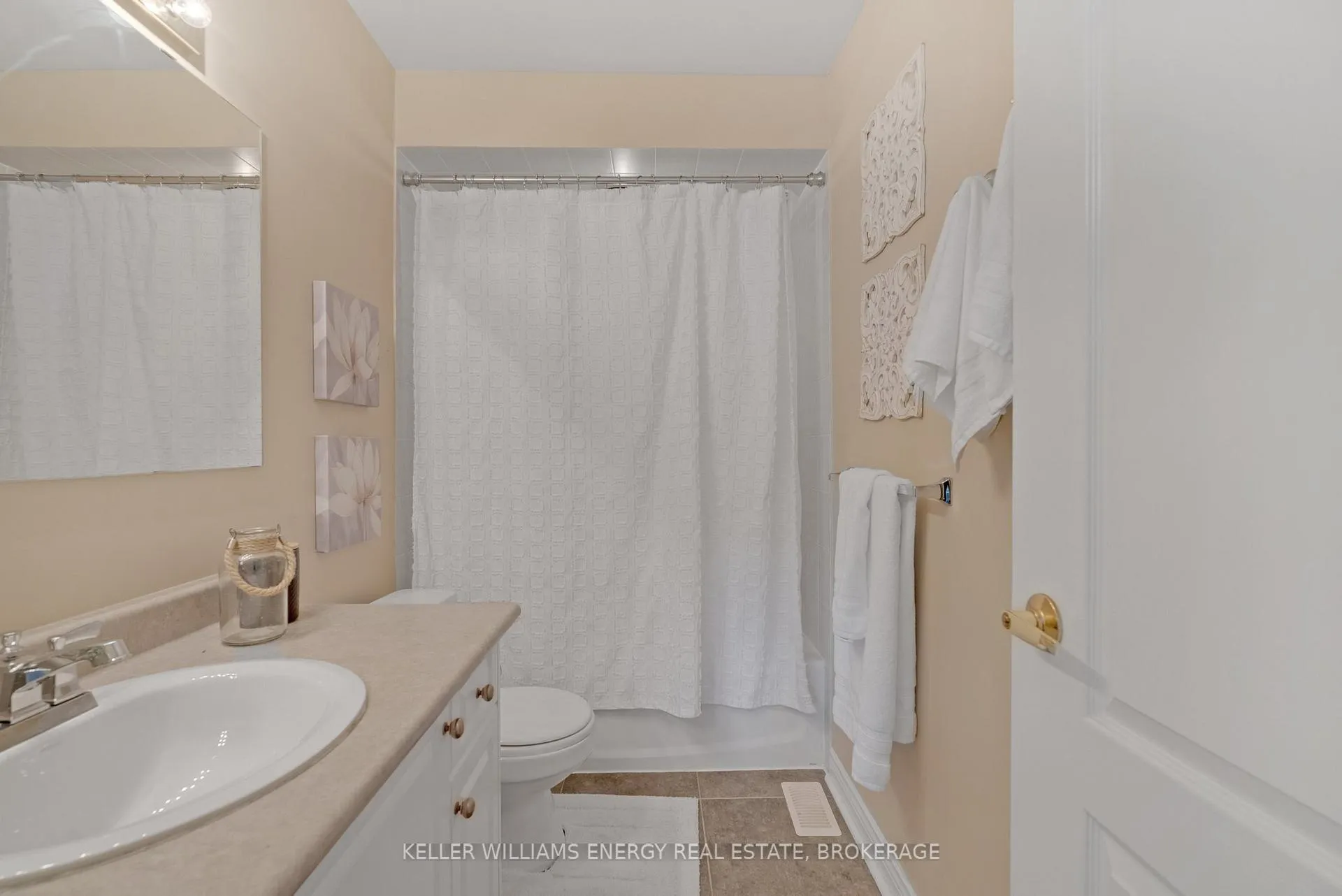 Photo 30 of 27 Tracey Court, Whitby, Taunton North — HOMEH