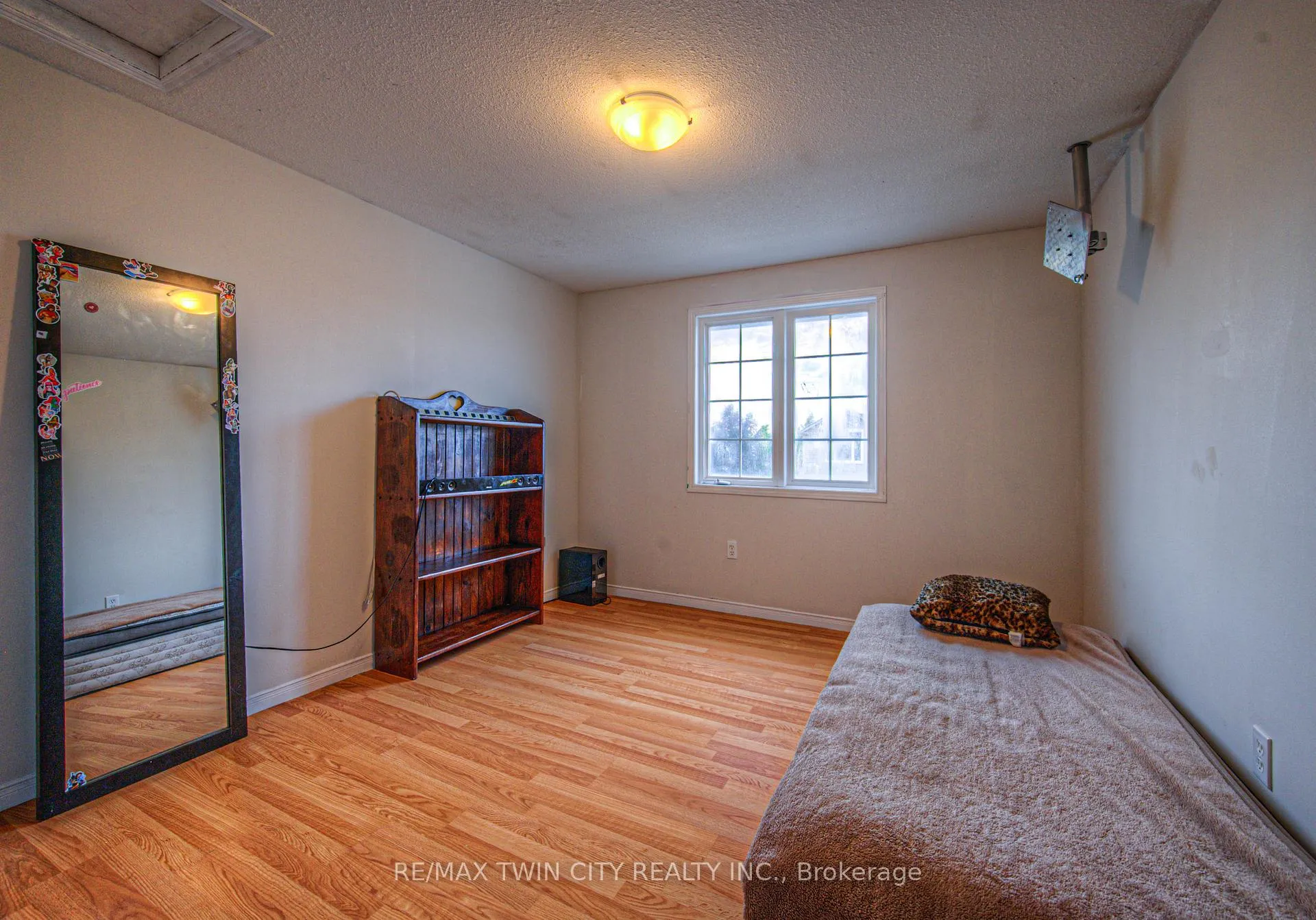 Photo 14 of 6 Chateau Crescent, Cambridge — HOMEH