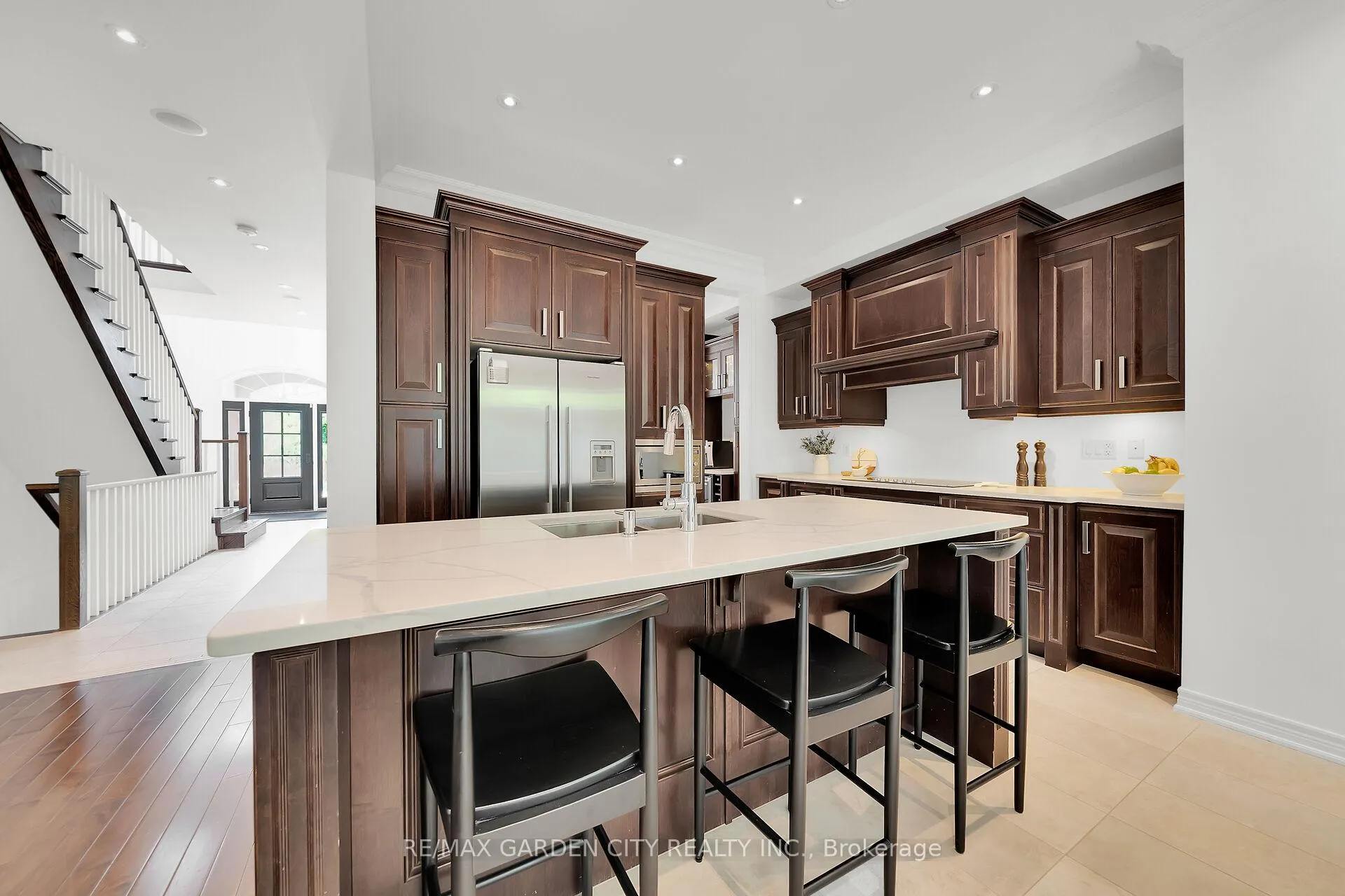 Photo 14 of 6 Vanderburgh Lane, Grimsby, Grimsby East — HOMEH