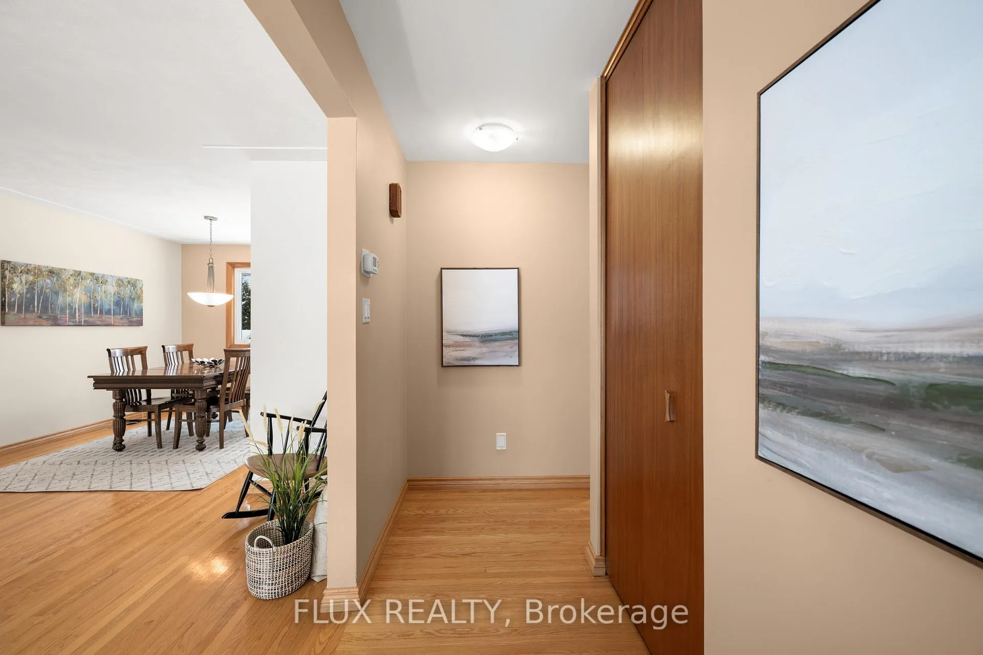 Photo 5 of 212 Winfield Avenue, Waterloo — HOMEH