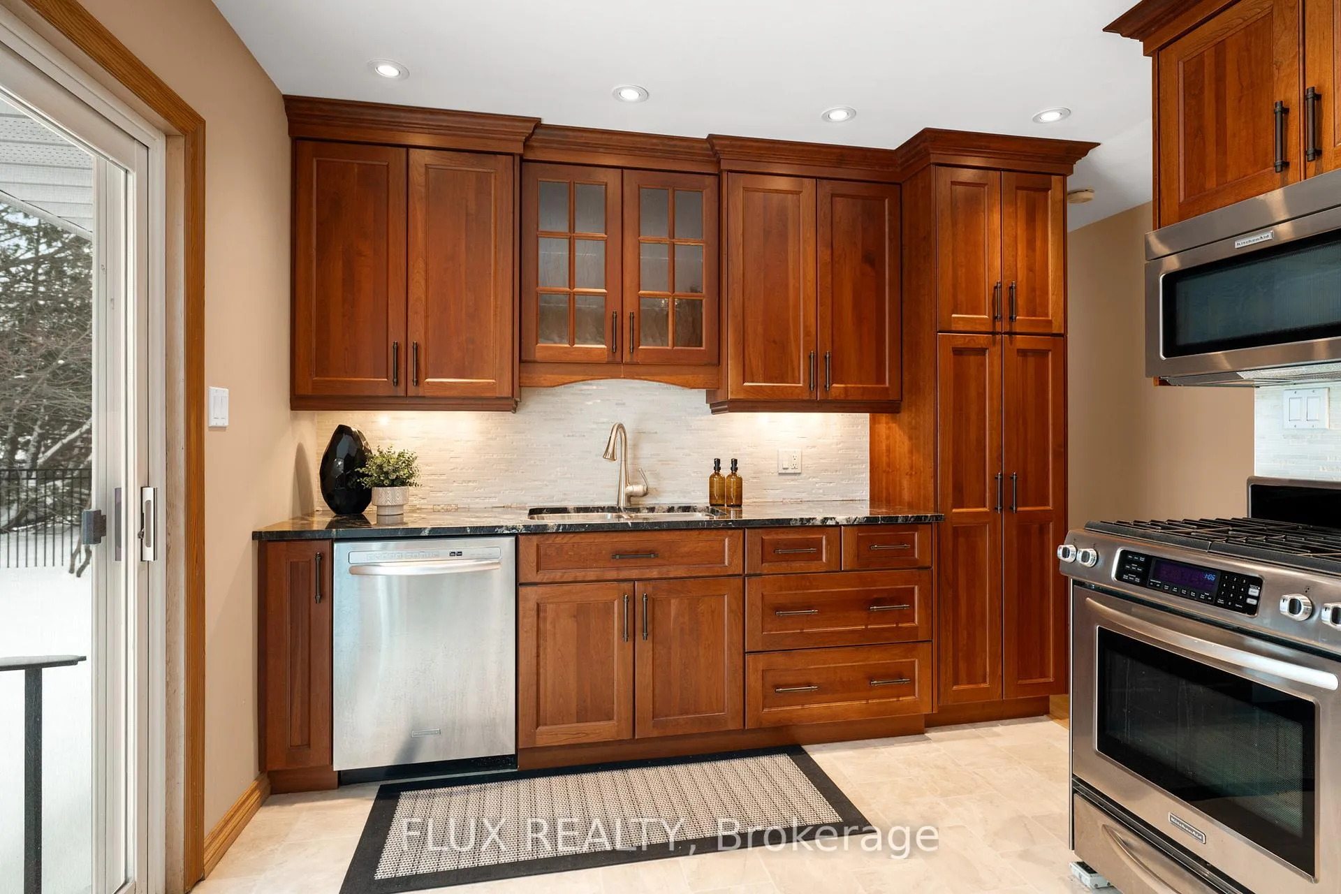 Photo 10 of 212 Winfield Avenue, Waterloo — HOMEH