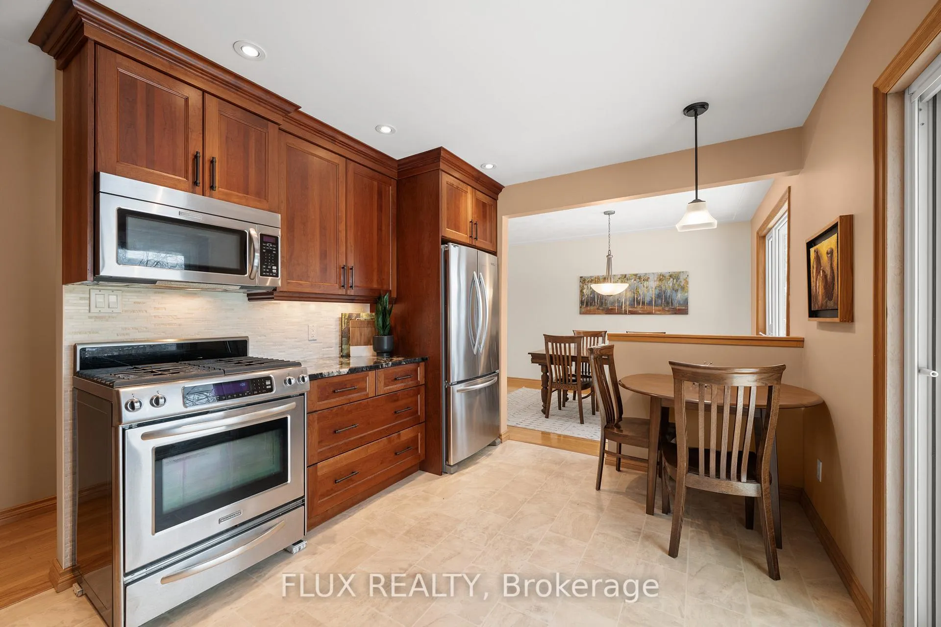 Photo 11 of 212 Winfield Avenue, Waterloo — HOMEH